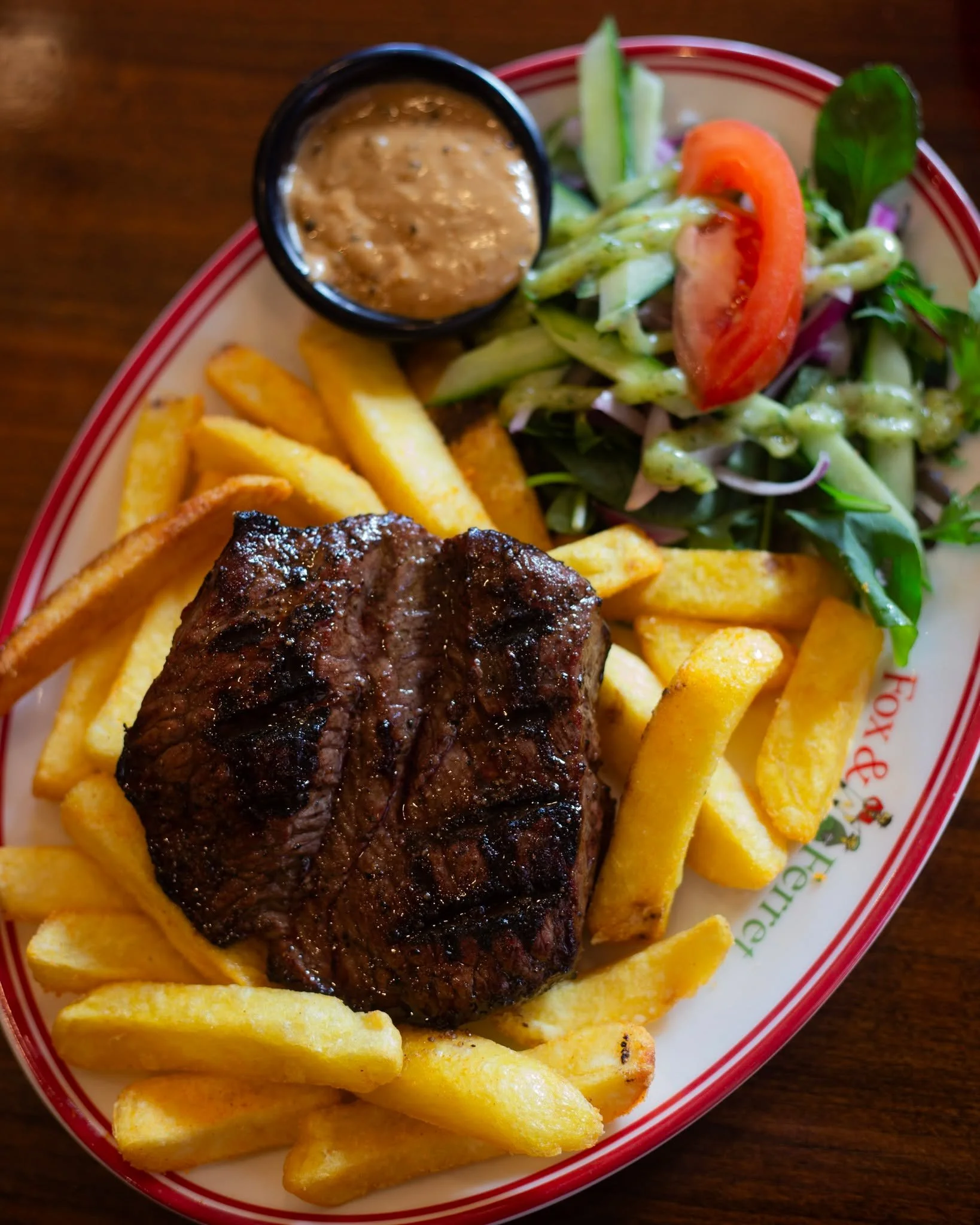 [EVERY WEDNESDAY ] $18 Steak. 

Rump steak served with fries, salad &amp; your choice of sauce. 

Book in advance - this baby sells out. 
>> foxandferret.co.nz/bookings.