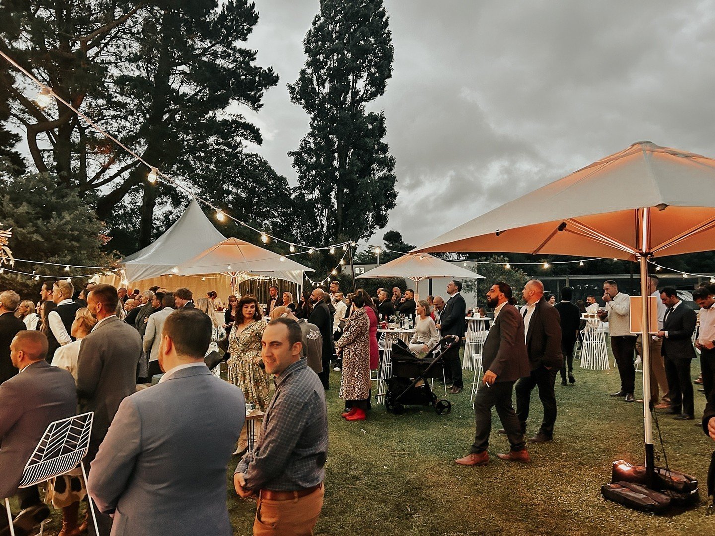 What a set up! Such a great afternoon and these umbrellas and lighting really helped set the mood leading in to the evening. Never underestimate what lighting can do to create ambience. ⁠
⁠
Short on inspiration? Contact our team today and we can help