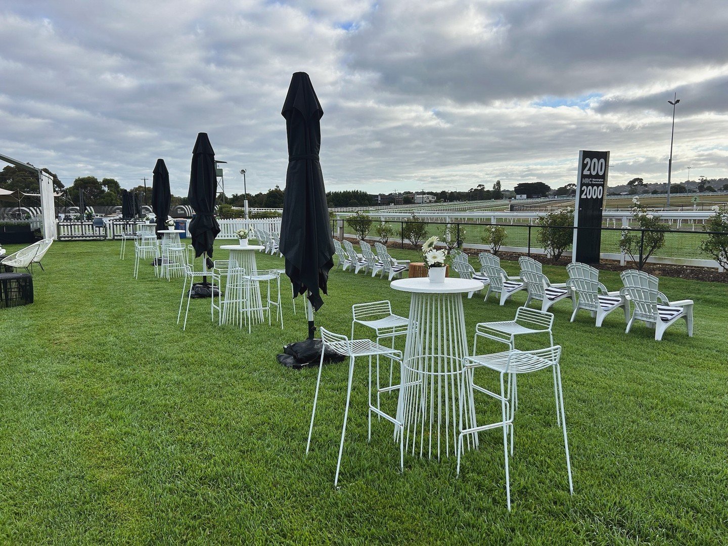 Tall bar and chairs available for hire to create a more relaxed and informal zone...We also offer heating hire should you need to warm up any outdoor spaces in these cooler months.⁠
⁠
⁠
⁠
⁠
#chairhire #tablehire #eventhiremornington #partyhiremorning
