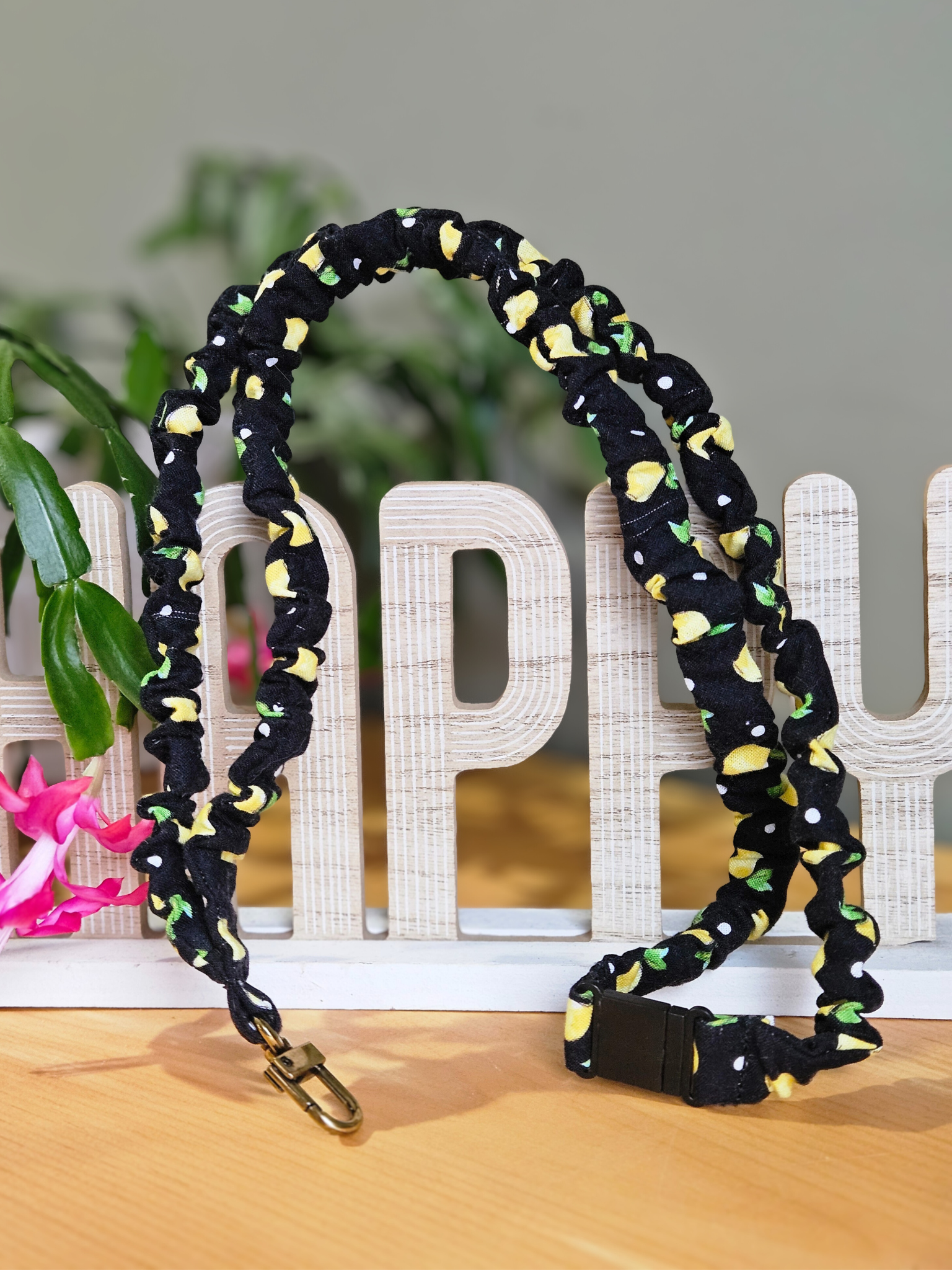 Lemons Cotton Break-away Scrunchie Lanyard