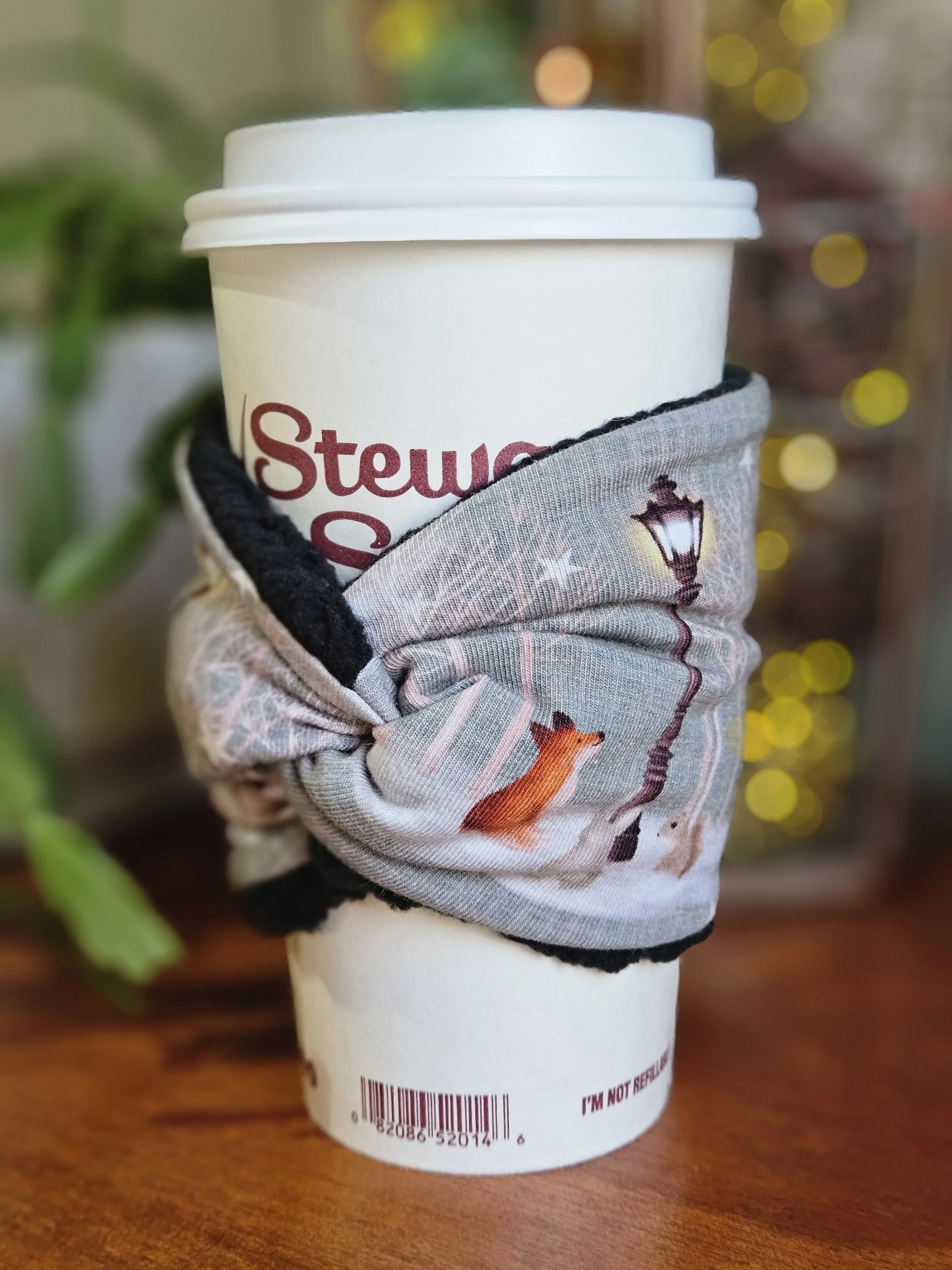 Snowy Fox Hot Hug Cup Cozy