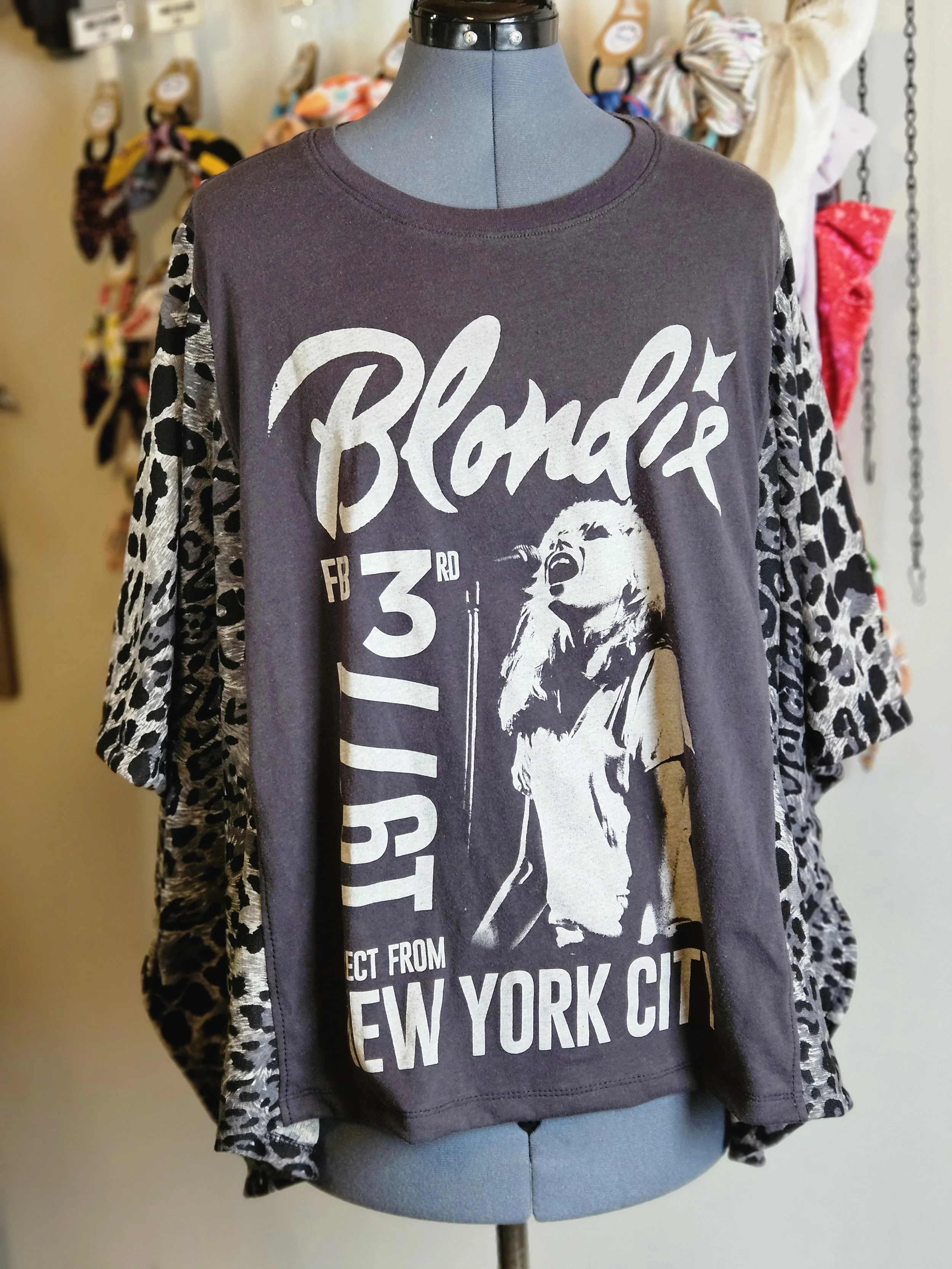 Blondie Leopard  - Chique Tee Upcycle