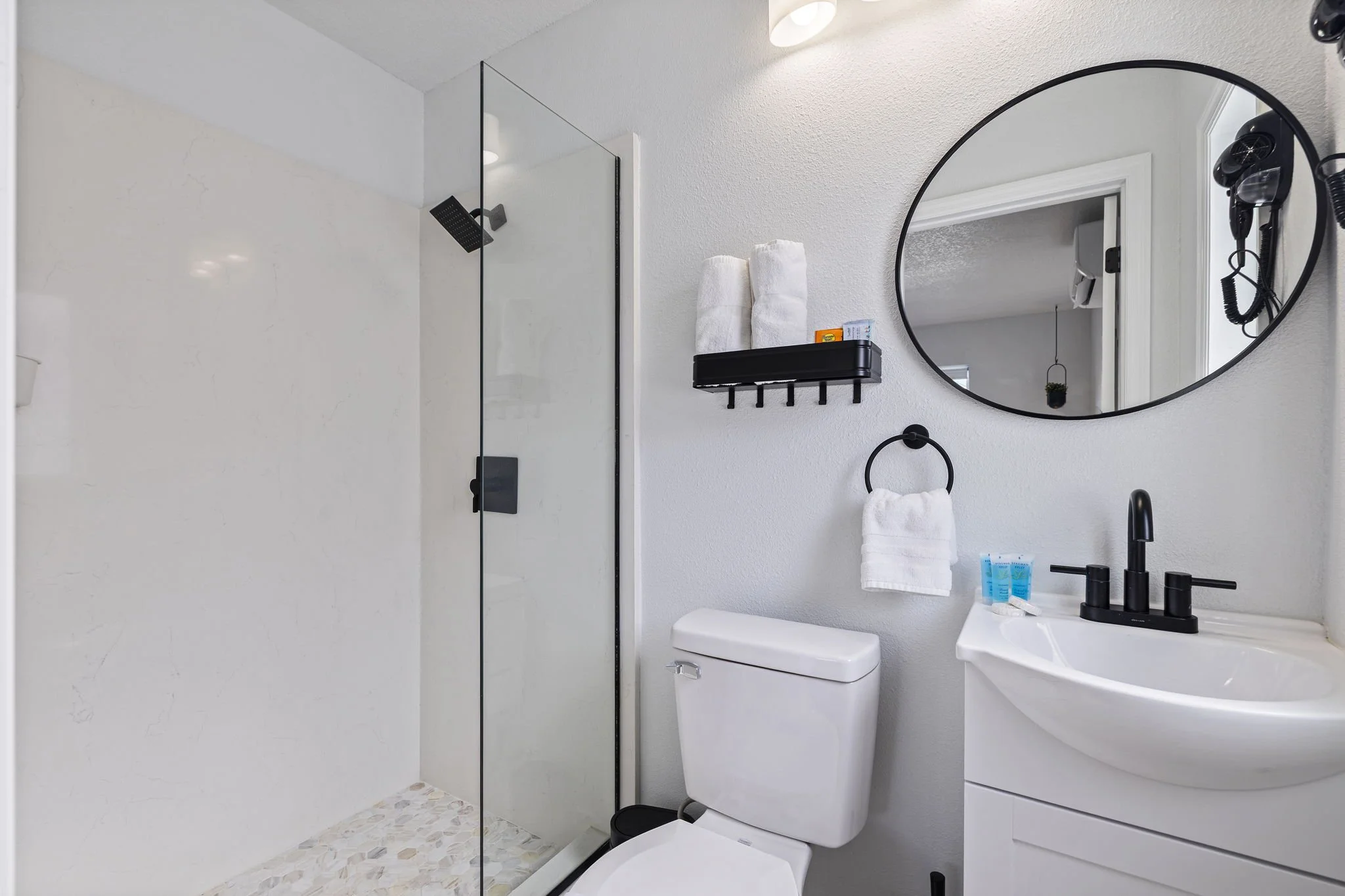 70-web-or-mls-Unit 10_Las Olas_AB3-7.jpg