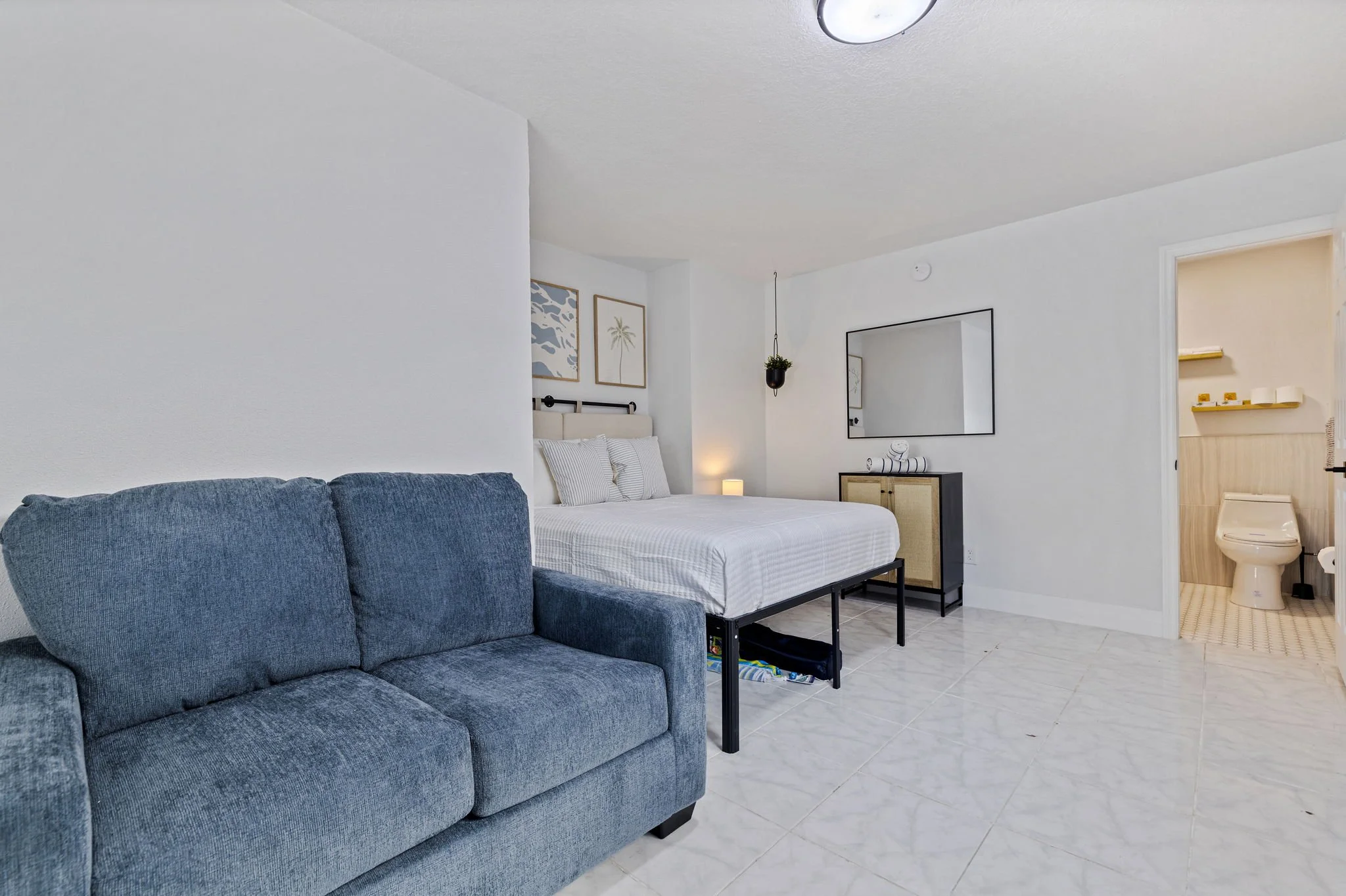 74-web-or-mls-Unit 11_Las Olas_AB3-4.jpg