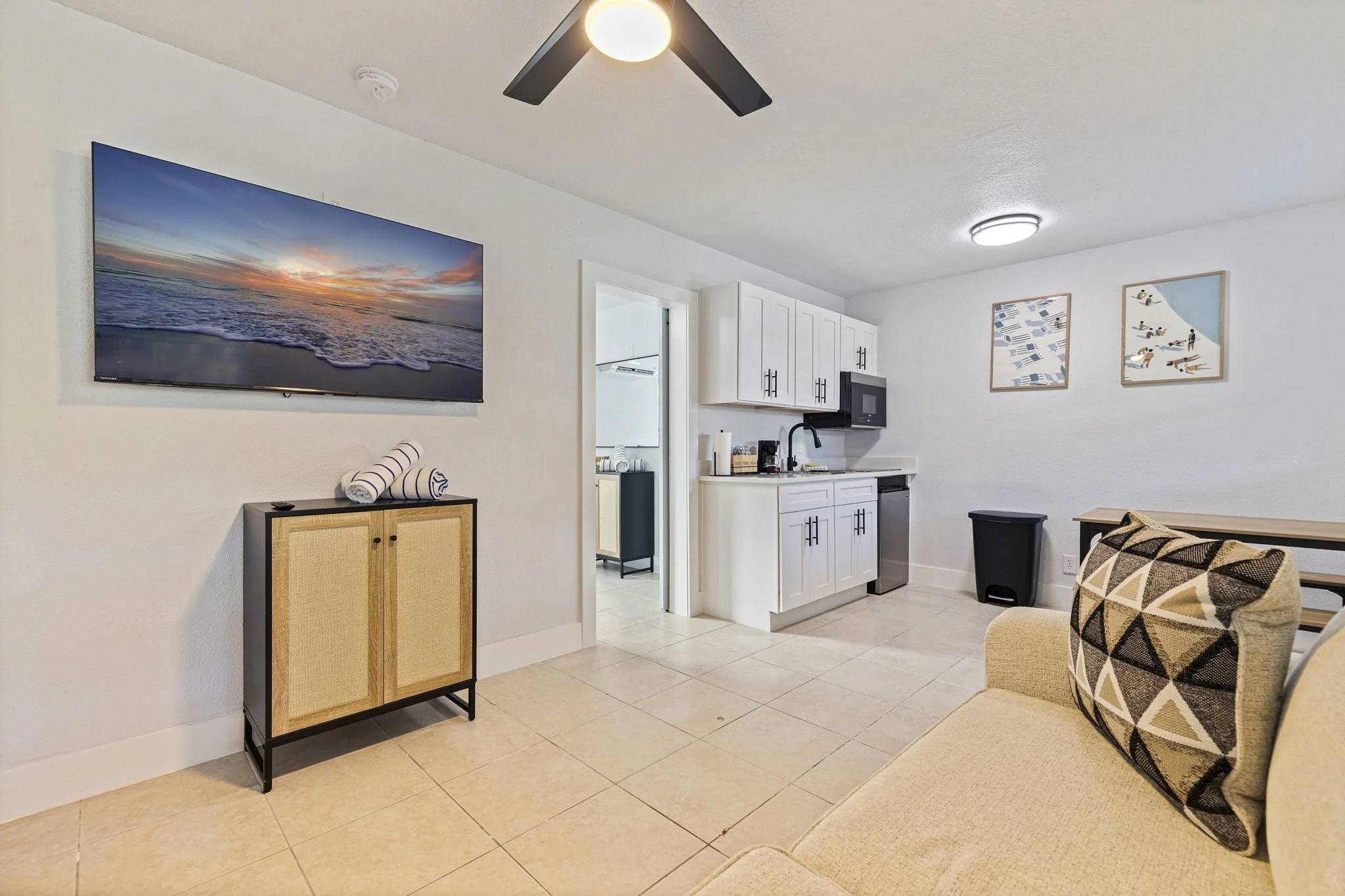 58-web-or-mls-Unit 9_Las Olas_AB3-2.jpg