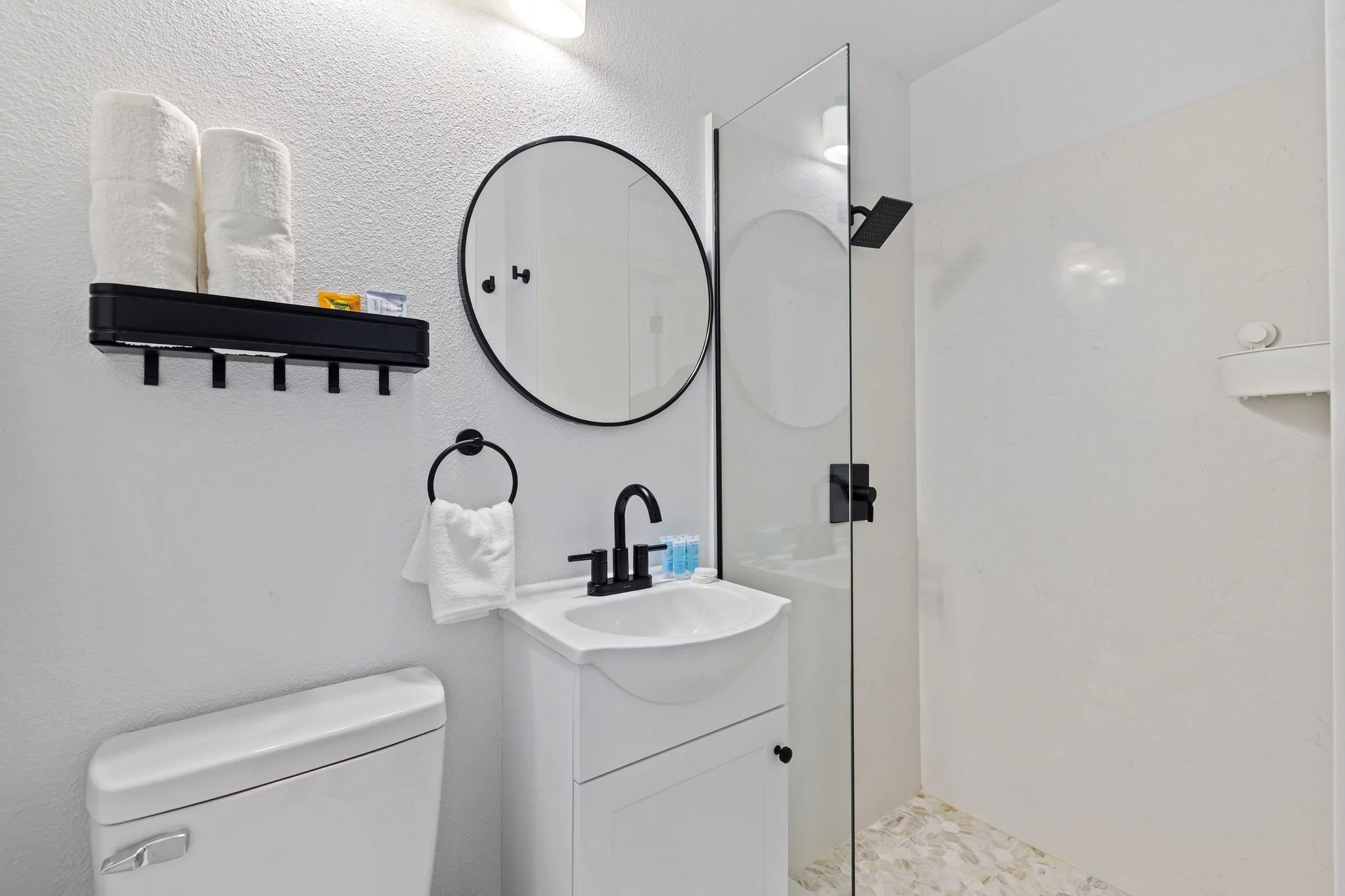 56-web-or-mls-Unit 8_Las Olas_AB3-3.jpg