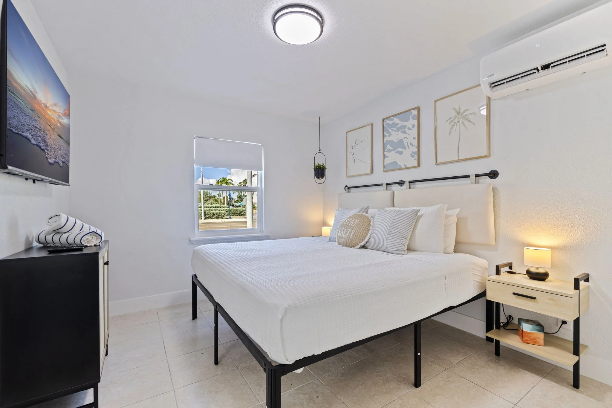 24-web-or-mls-Unit 1_Las Olas_AB3-5.jpg