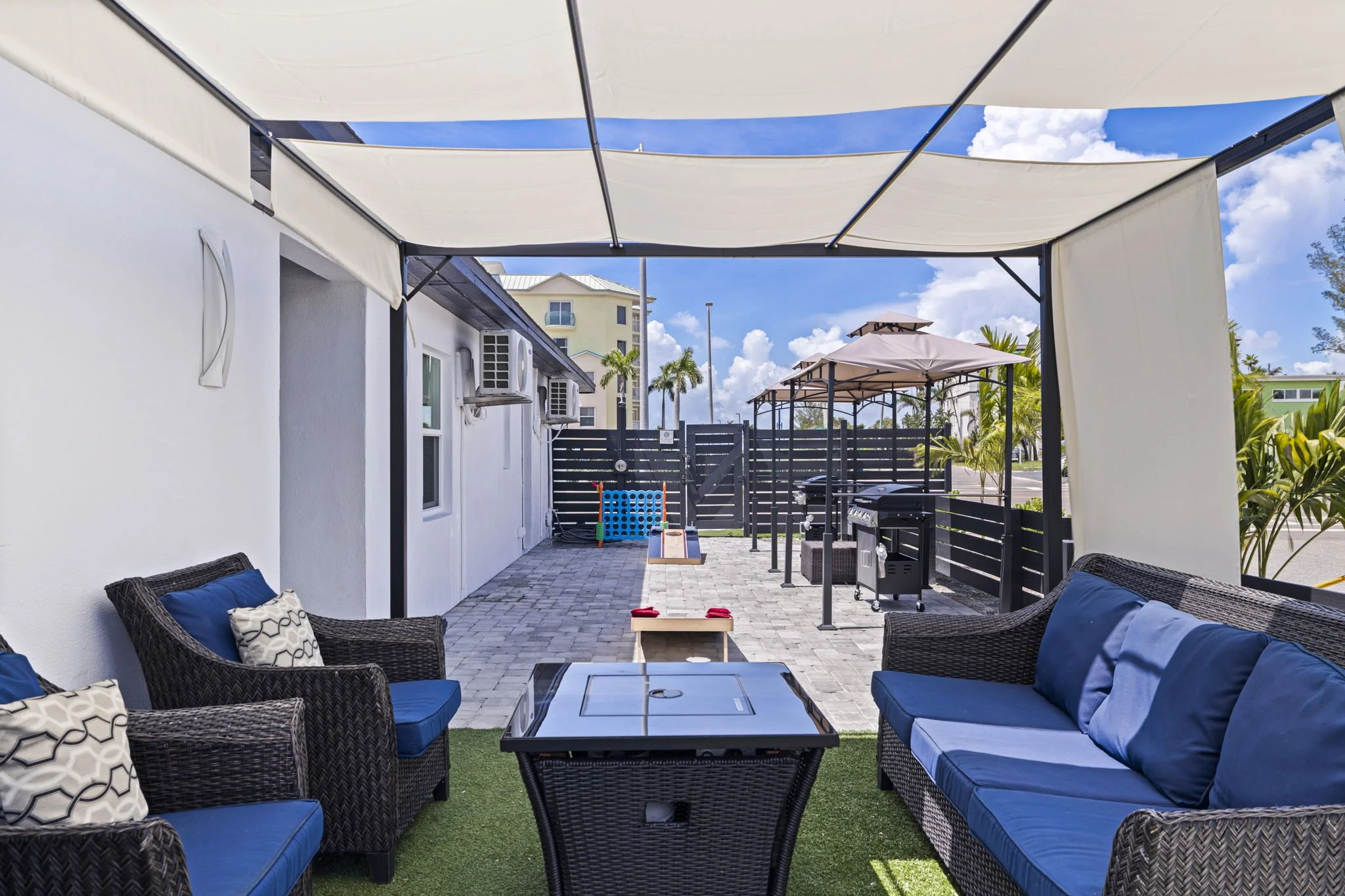 17-web-or-mls-Las Olas-10.jpg