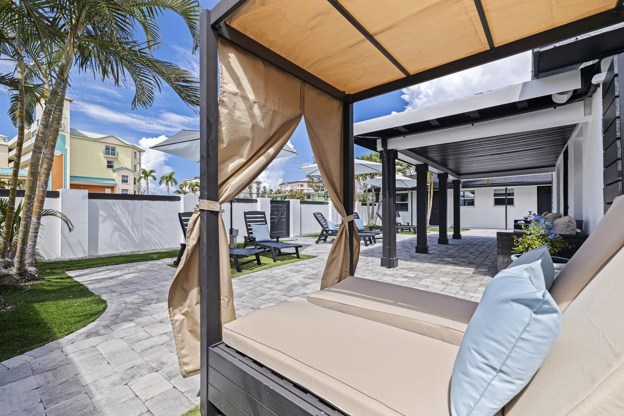 15-web-or-mls-Las Olas-8.jpg