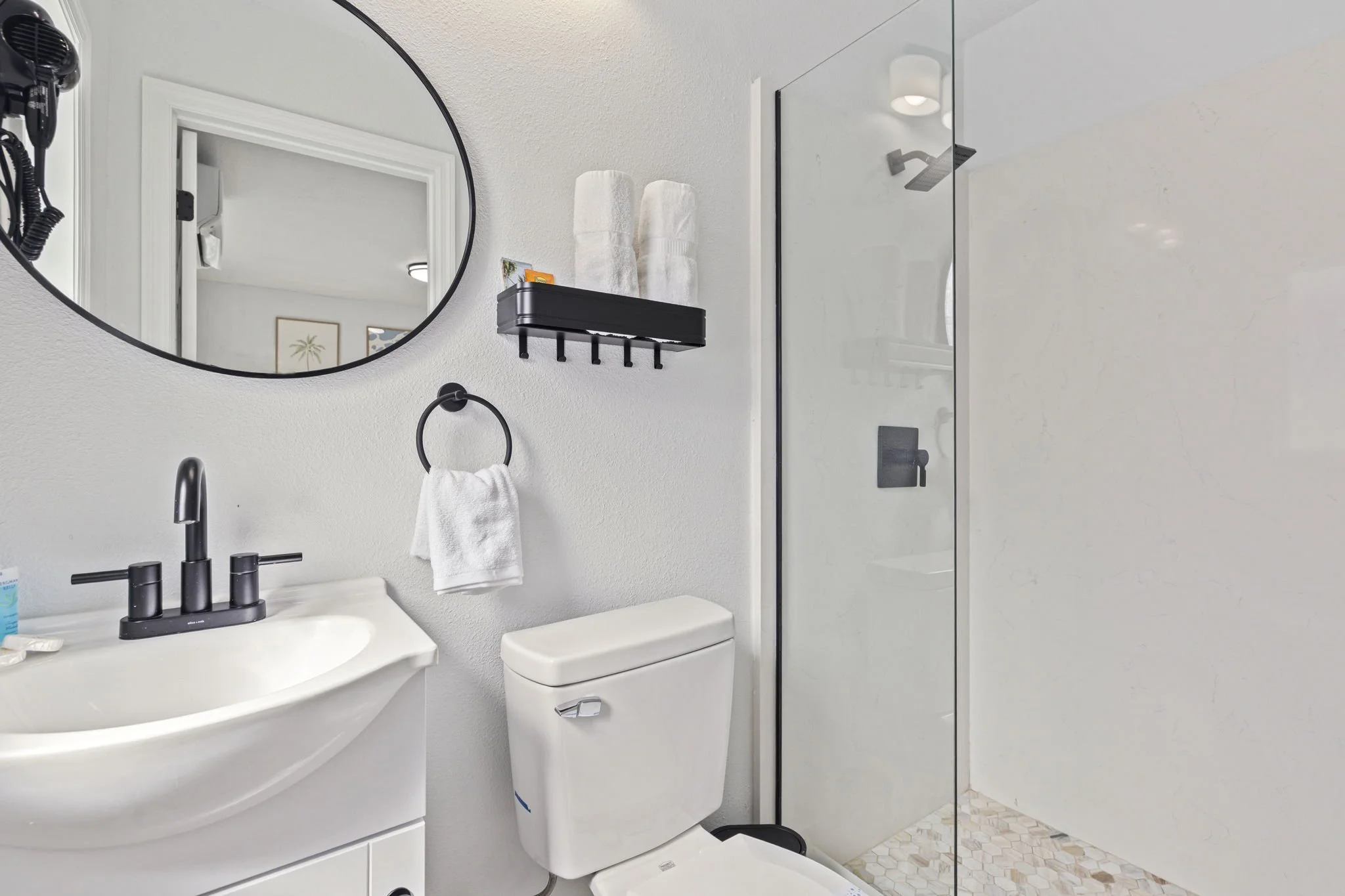 63-web-or-mls-Unit 9_Las Olas_AB3-7.jpg