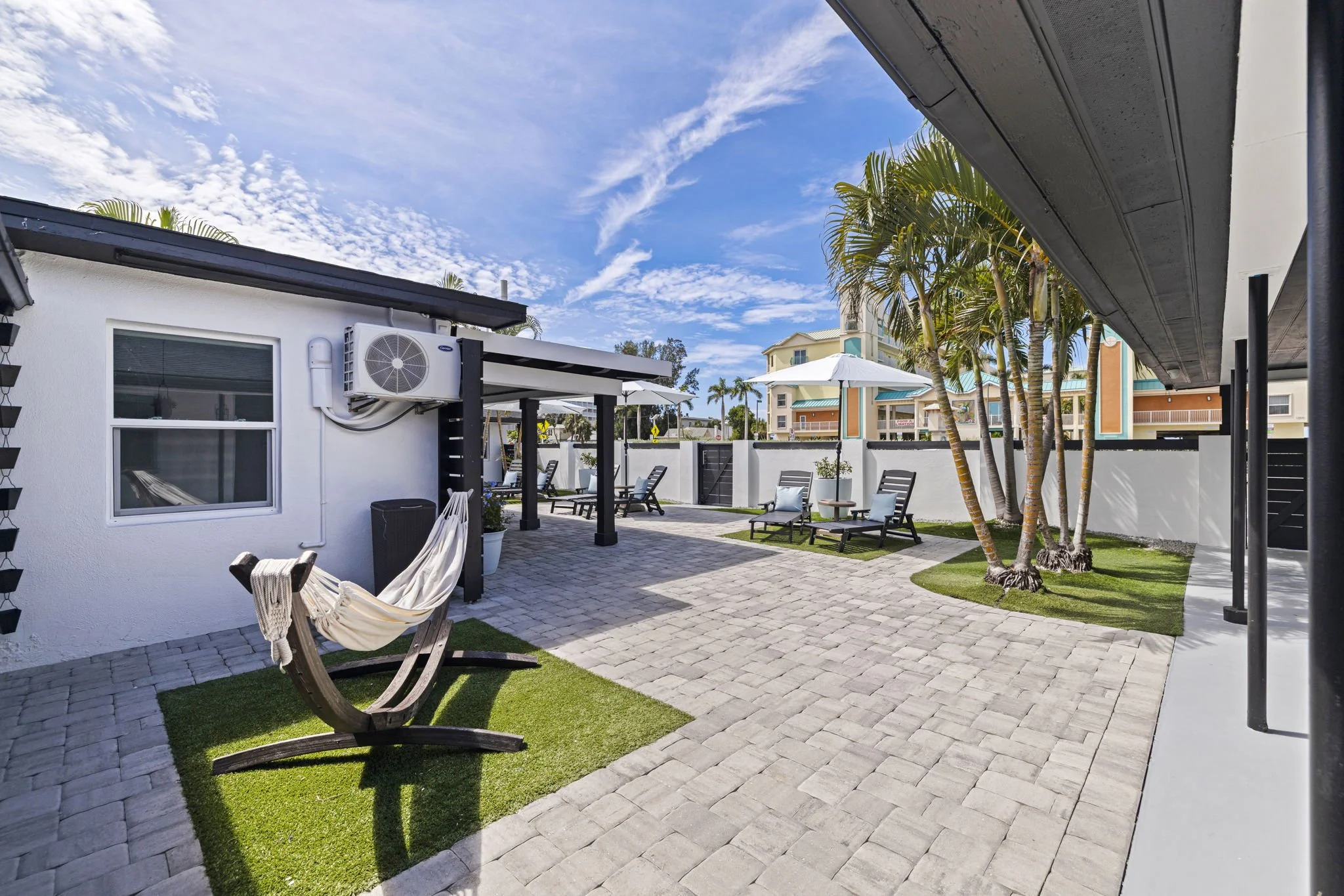 12-web-or-mls-Las Olas-5.jpg