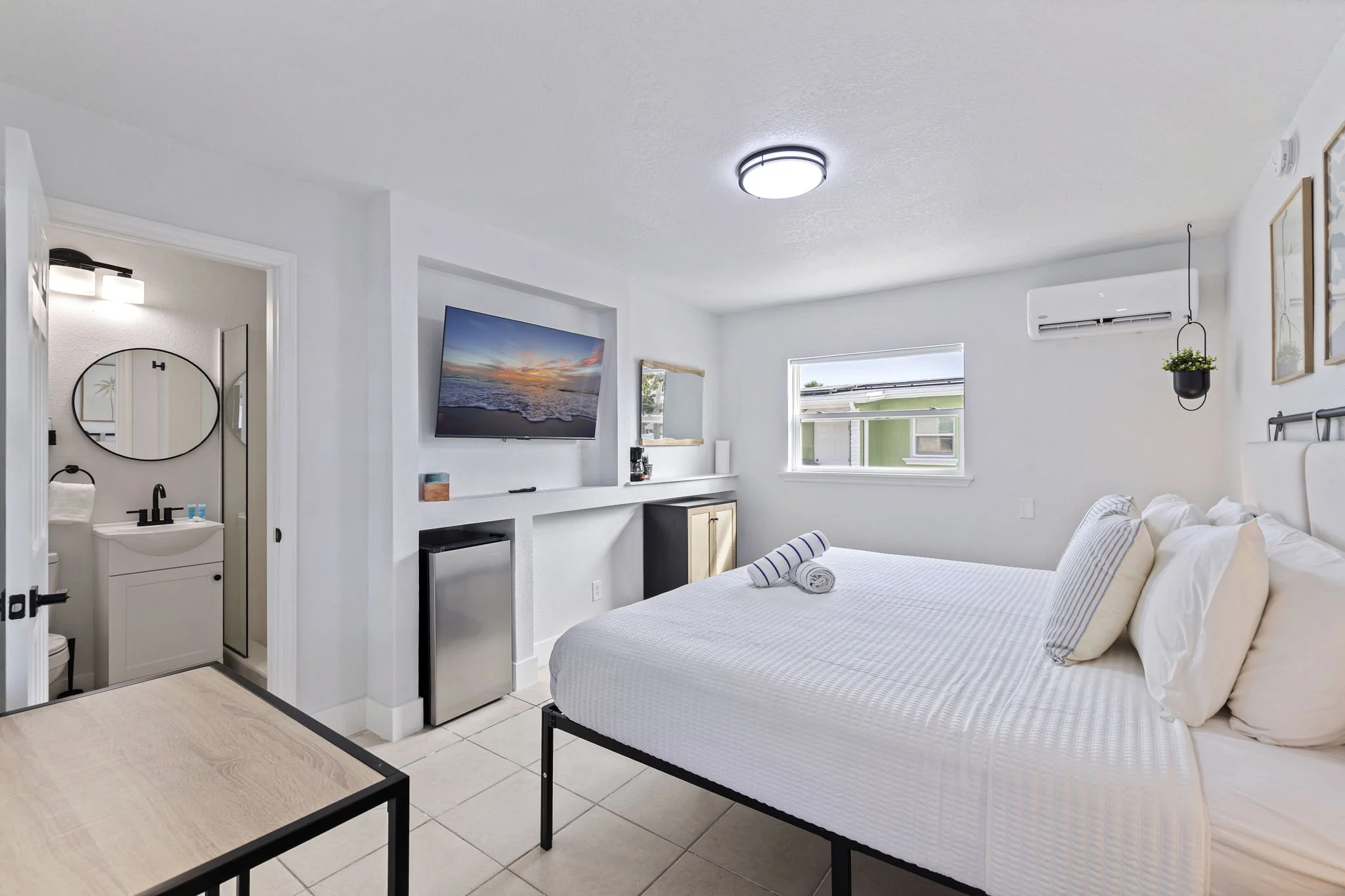 38-web-or-mls-Unit 4_Las Olas_AB3-1.jpg