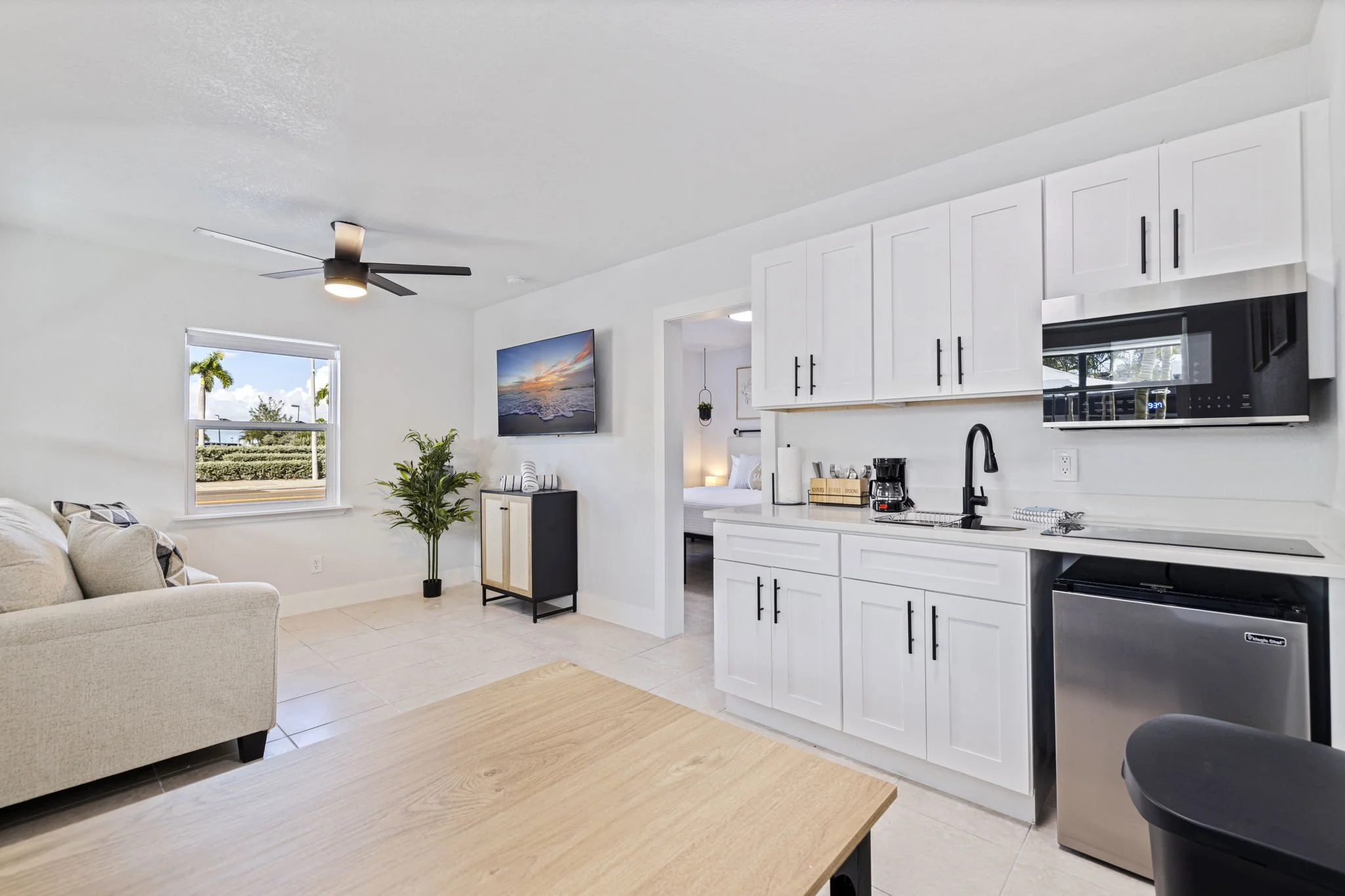 20-web-or-mls-Unit 1_Las Olas_AB3-1.jpg