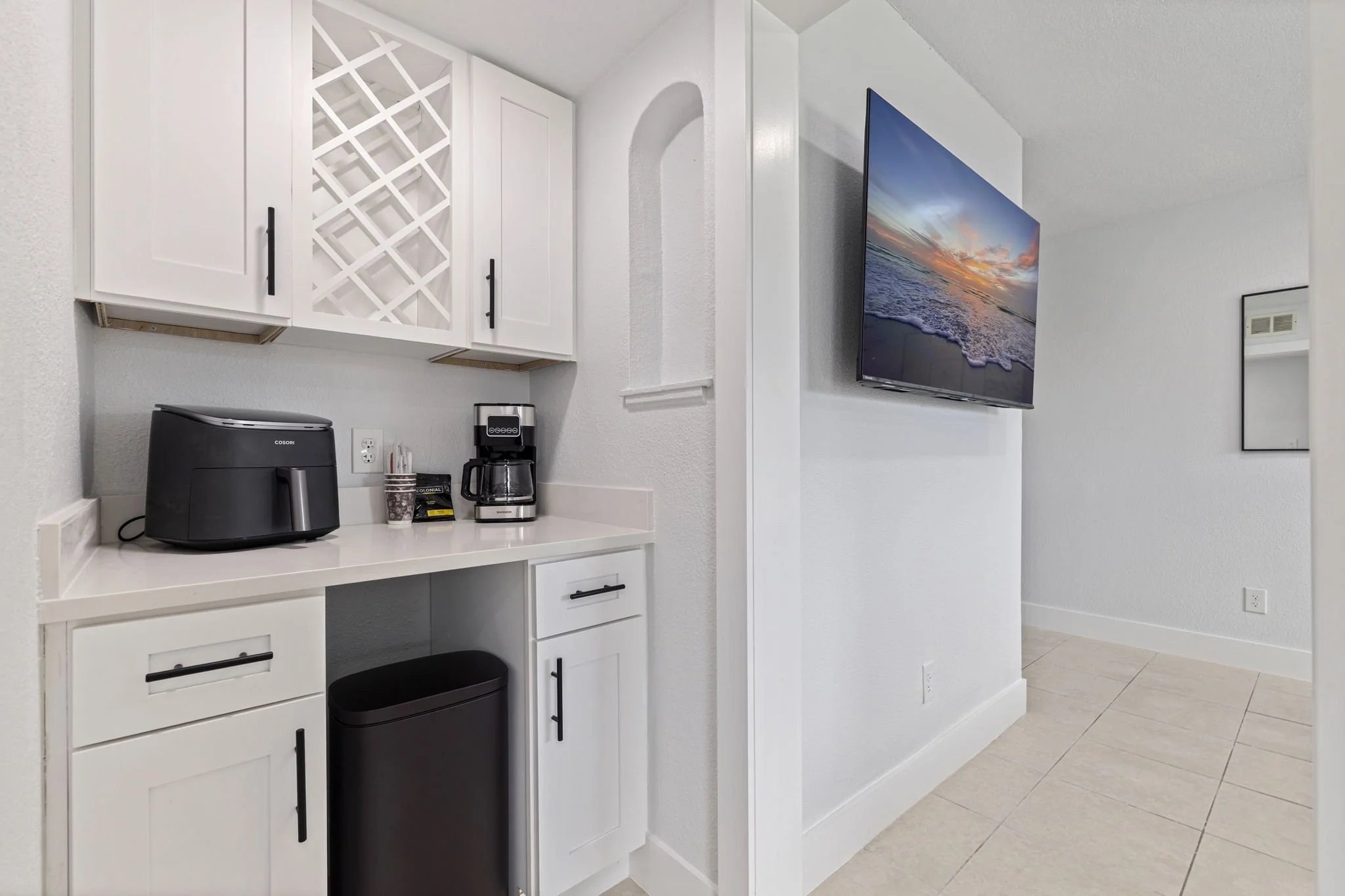 80-web-or-mls-Unit 12_Las Olas_AB3-5.jpg