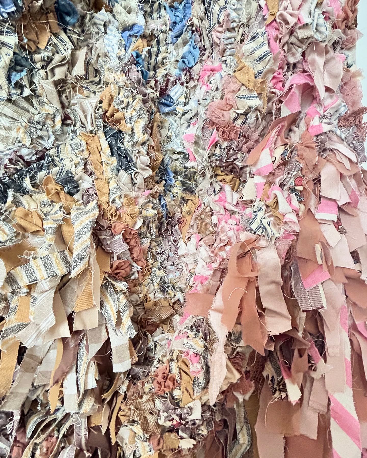 - Enredaderas -

Summer July 2024 brought me moments full of joy but definitely a highlight was taking part in the #quincea&ntilde;erx textile art exhibition at the @textileartscenter . Celebrating the 15th anniversary of this group of creators made 