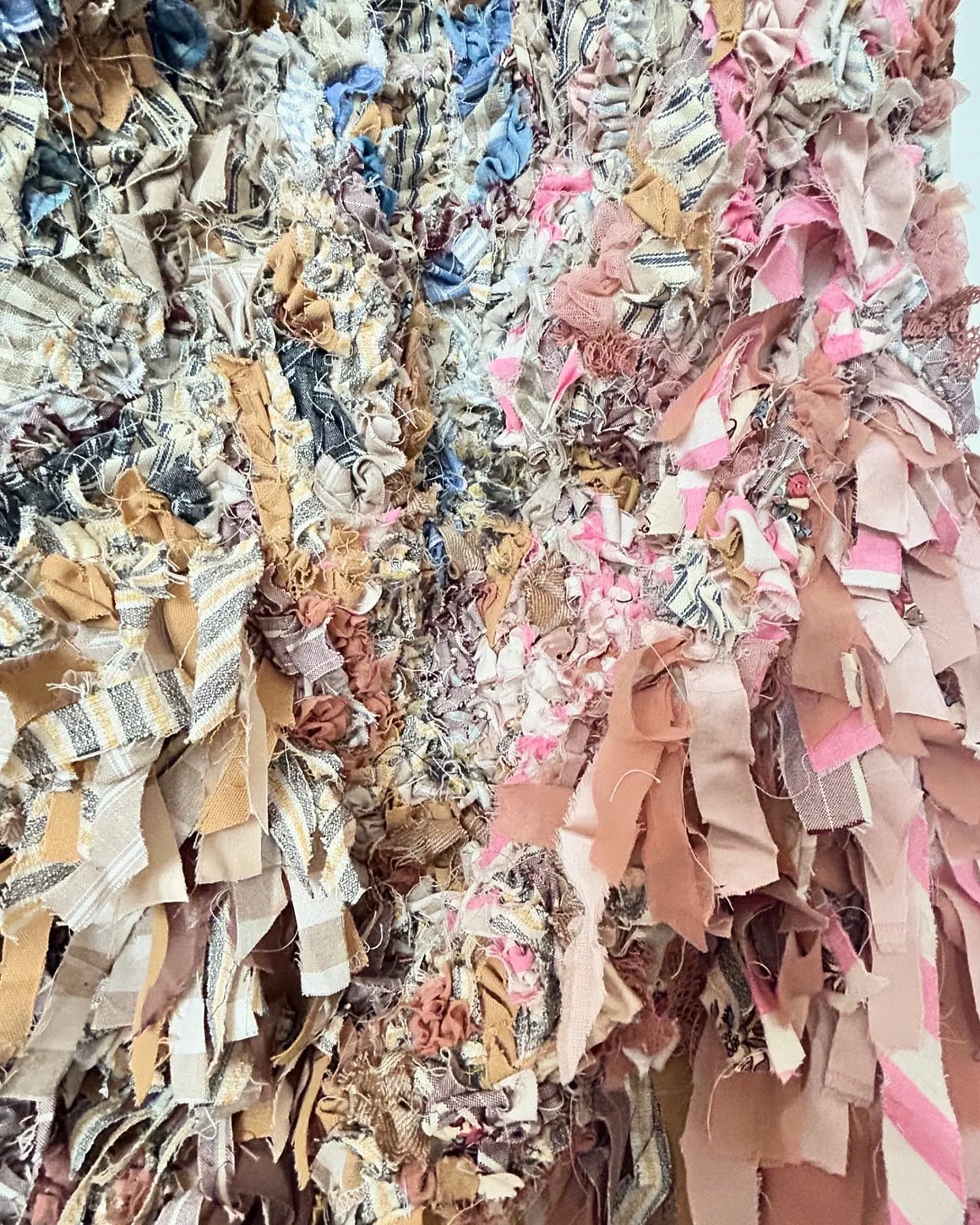 - Enredaderas -

Summer July 2024 brought me moments full of joy but definitely a highlight was taking part in the #quincea&ntilde;erx textile art exhibition at the @textileartscenter . Celebrating the 15th anniversary of this group of creators made 