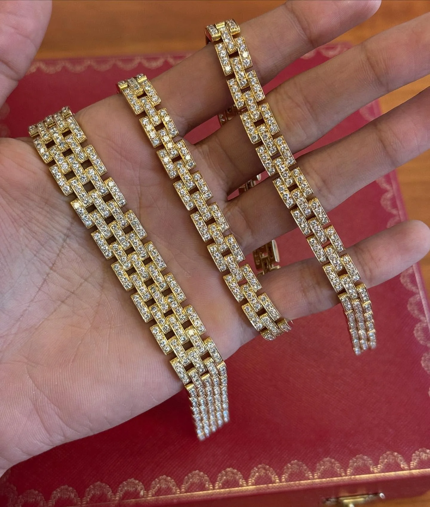 Cartier&rsquo;s &lsquo;Maillon Panth&egrave;re&rsquo; in full pav&eacute; 💎
A three-row necklace &amp; five-row bracelet, 18k yellow gold. 
Cartier Paris, circa 1990&rsquo;s.

~Sold~

#cartier #cartierpanthere #cartiermaillon #finejewelry #luxuryjew