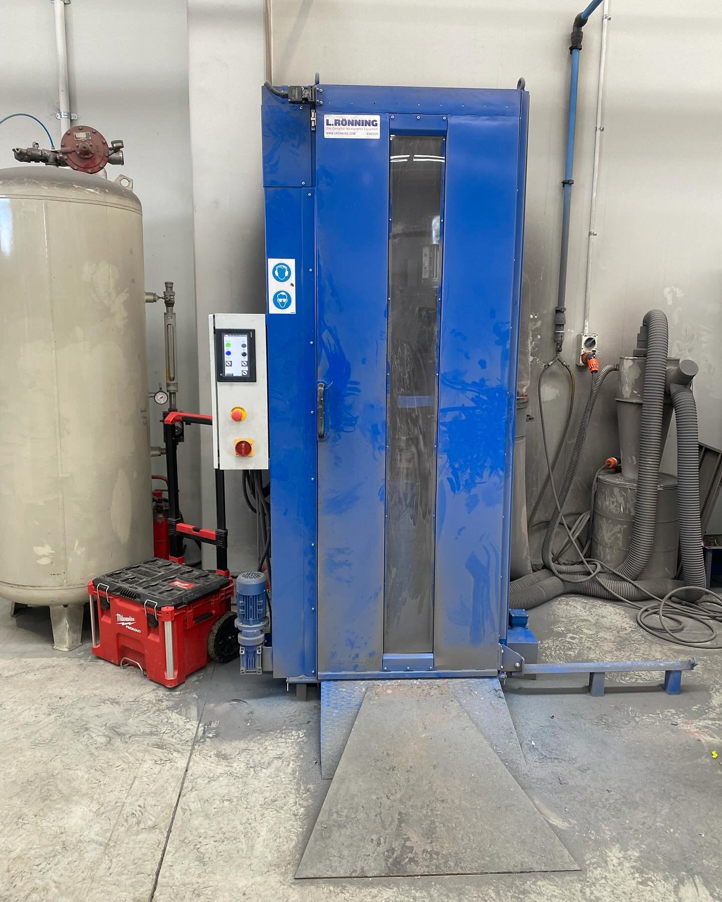 We get a wide range of machinery breakdowns and call outs to attend over the years, here&rsquo;s another interesting one with a bottle scrubber used to strip old paint work from gas cylinders.

Customer reported smoke from the rotation VFD and we com