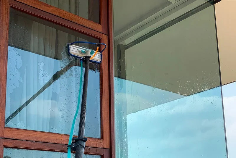 WINDOW WASHING.jpg