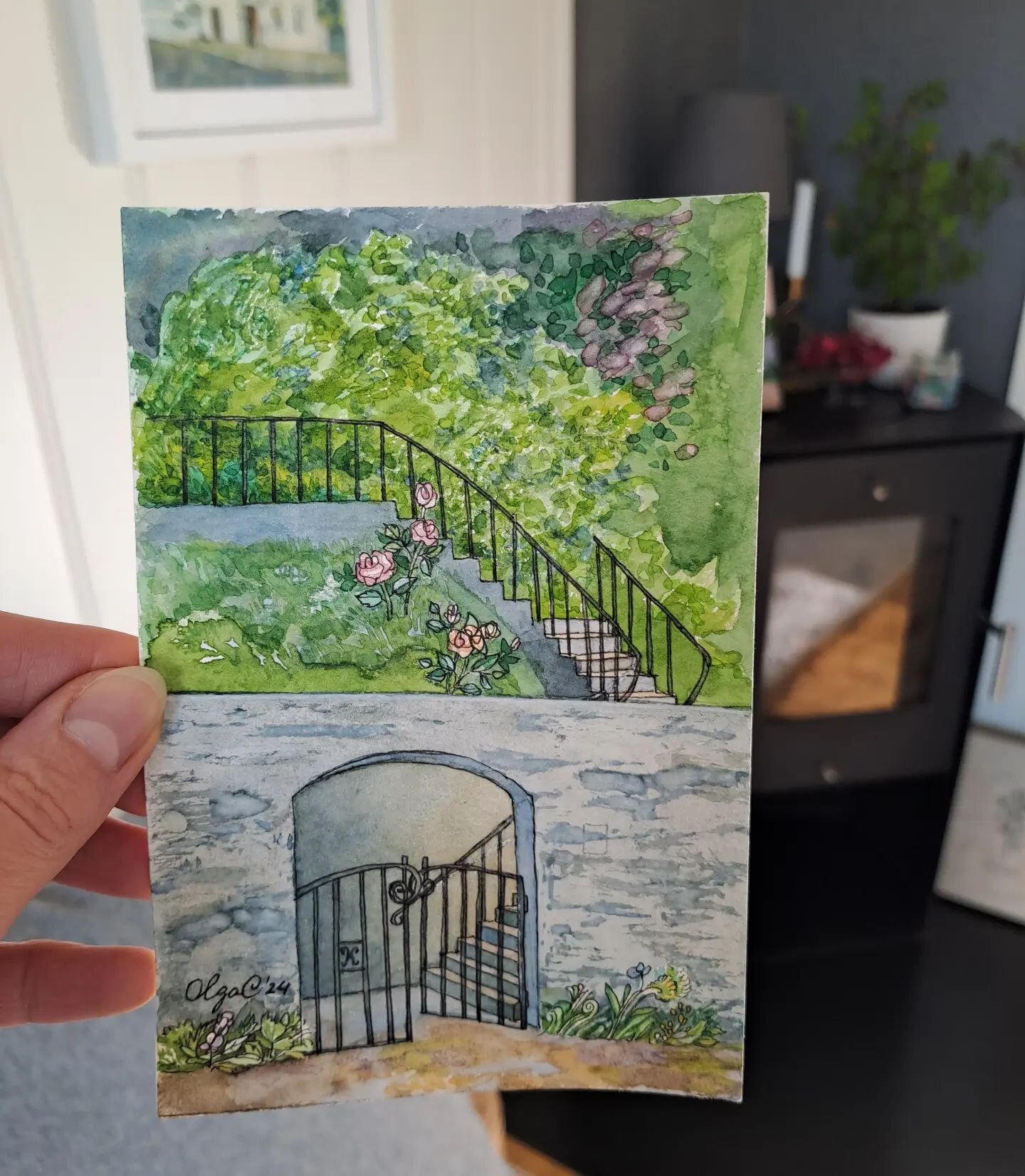 A little house gate that reminds me of Italy.
#bergen #miniature #watercolorgate