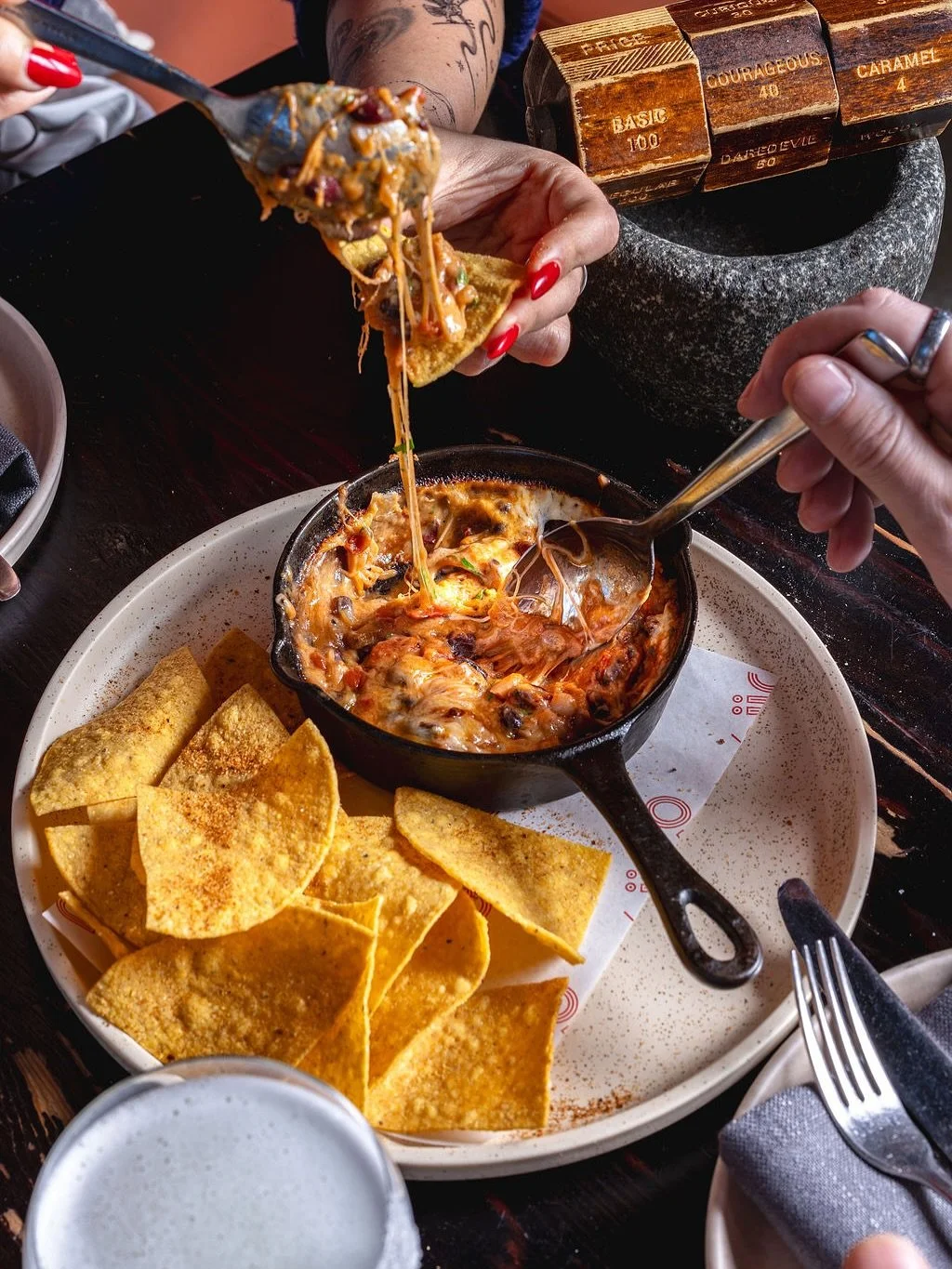 The perfect match. Three bean dip covered in melted provolone cheese and served with crispy corn totopos + $12 margs at Happy Hour.

Wed to Sun. 3pm - 6pm

#mejicosydney #m&eacute;jico #sydneyrestaurants #sydneybars #sydneyeats #surryhillsrestaurants