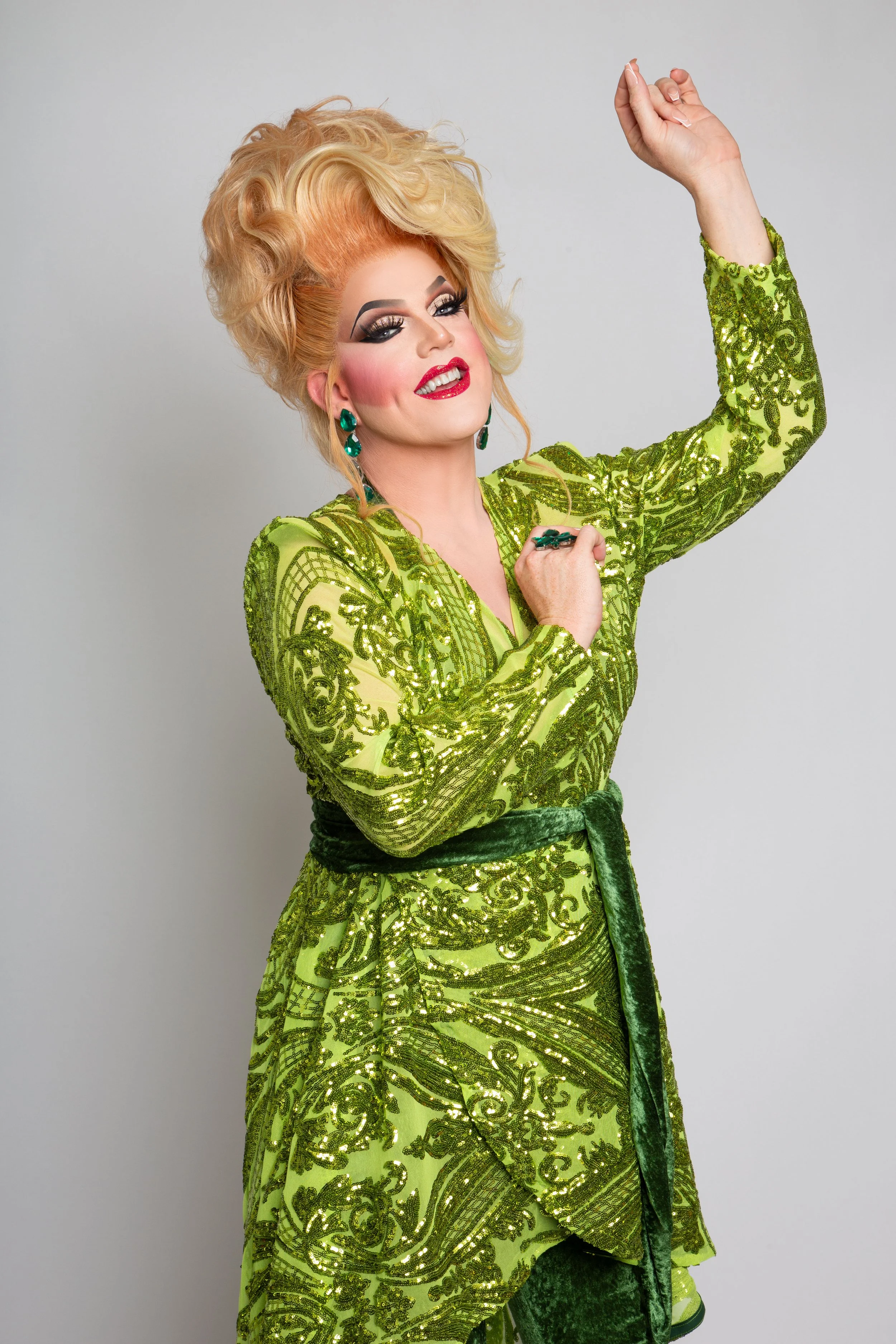 BOTTOMLESS DRAG BINGO