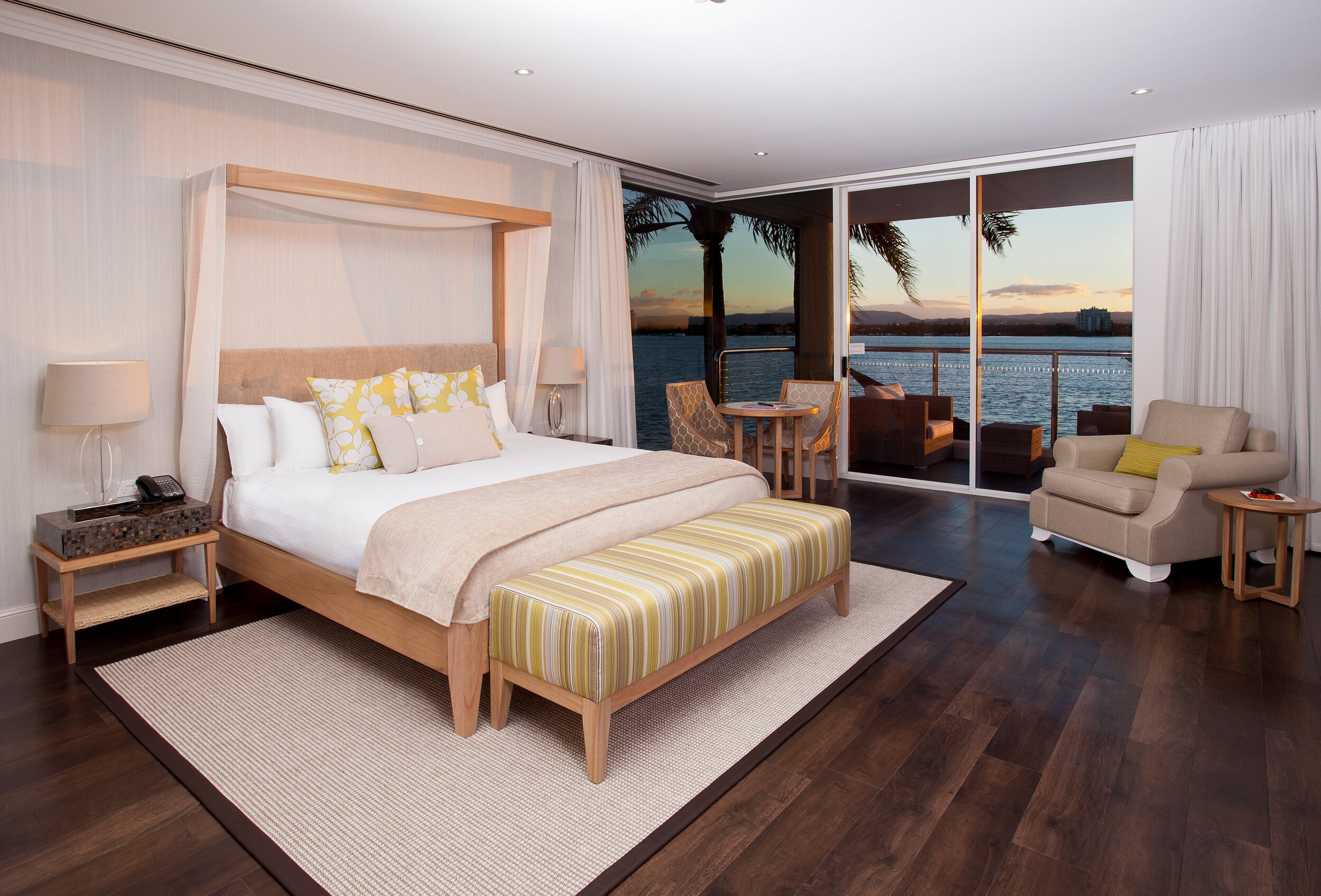 Broadwater_Executive_Spa_Room1_RGB_400dpi+(1).jpeg