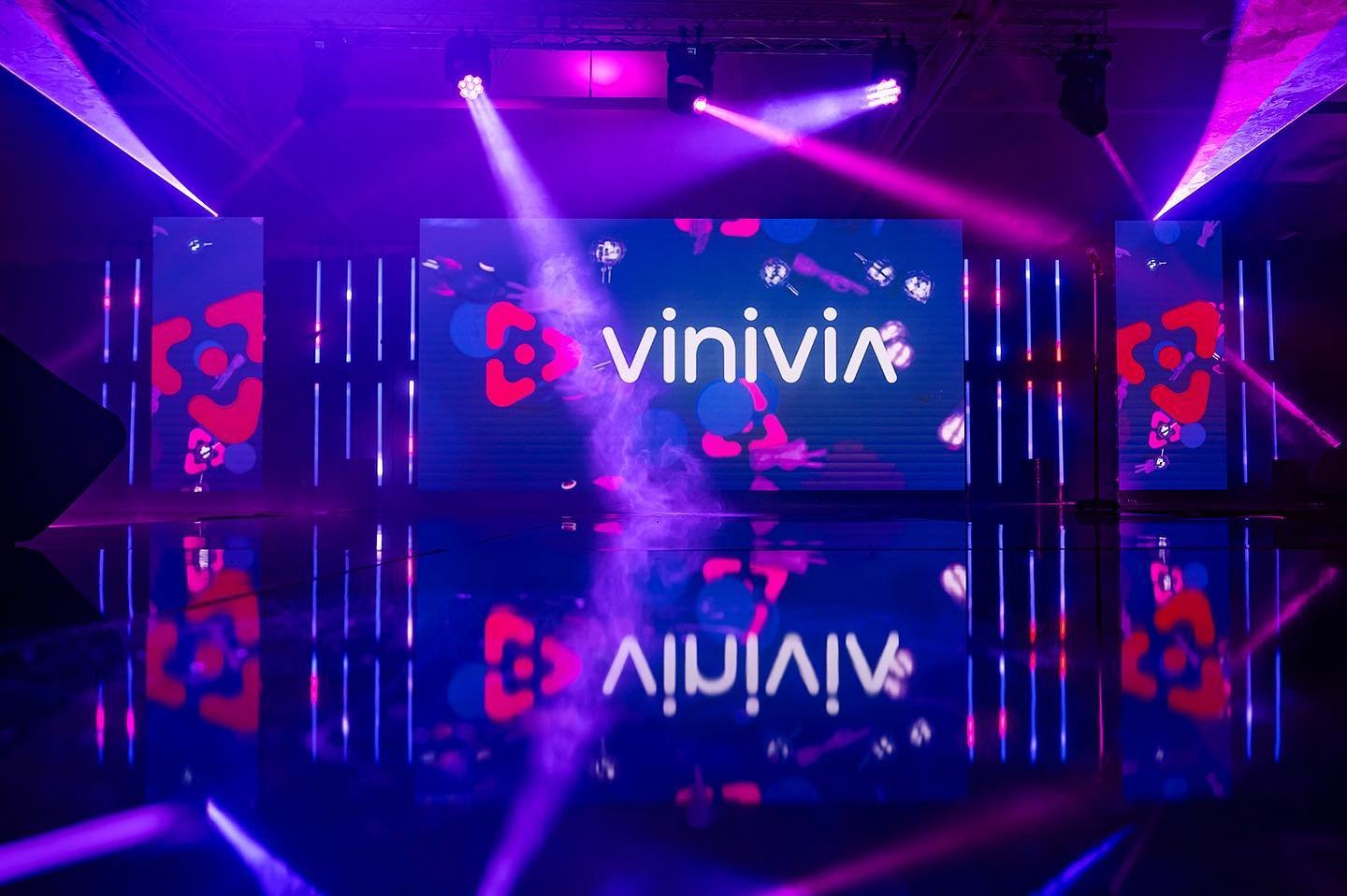 You earn your trophies at practice, you just pick them up at competitions. 

Practice makes perfect with our dream team.

#thewotp #wifeoftheparty #eventproduction #eventrentals #eventdesign #staging #teamwork #vinivia #led