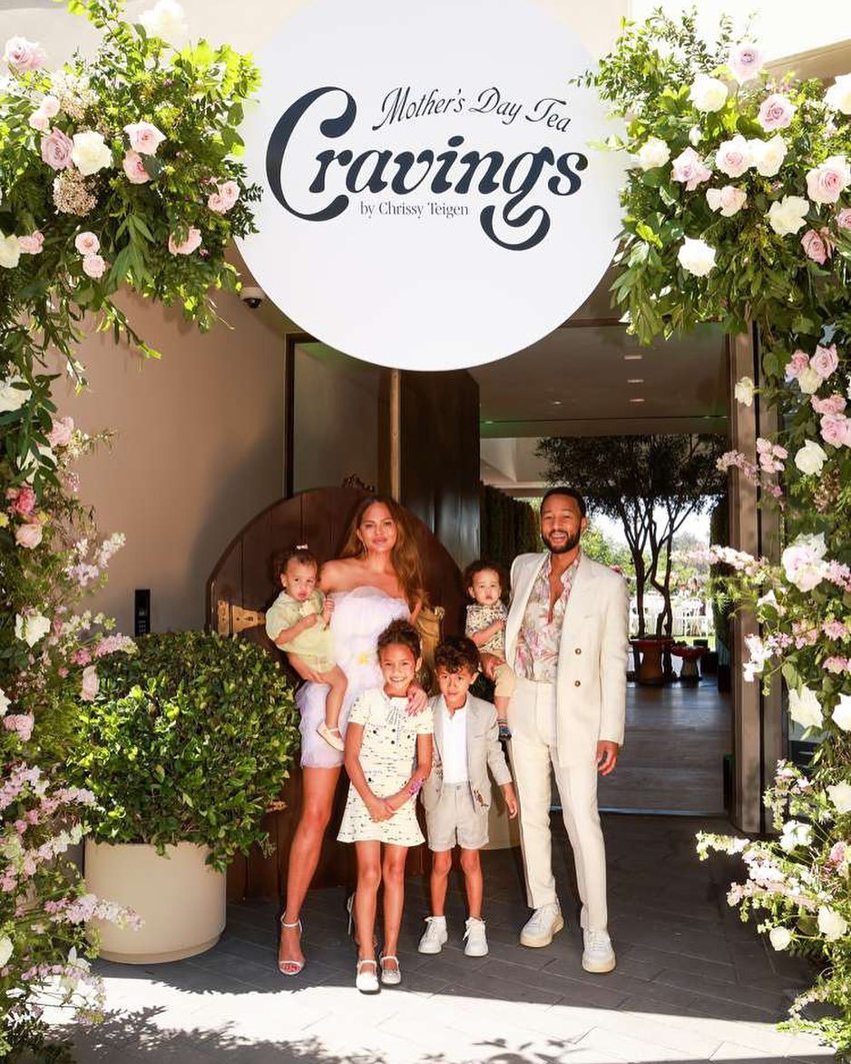 We spent Sunday afternoon with an early Mother&rsquo;s Day brunch with our friends at @cravingsbychrissyteigen! Thank you to my favorite family to work with, @chrissyteigen and @johnlegend for having us back to design this special day with Christine 