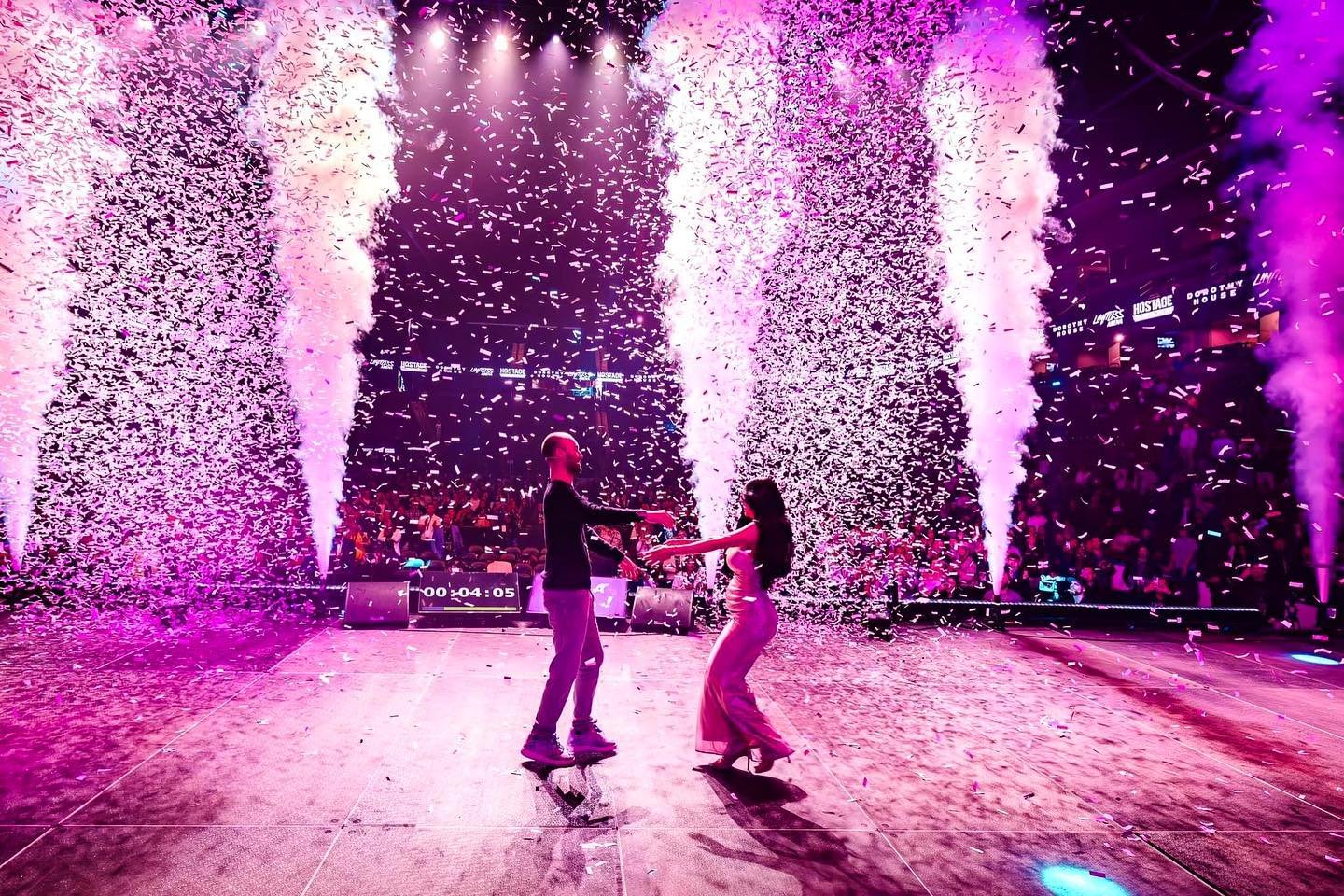 @danfleyshman : &ldquo;Can you handle our gender reveal next week at @thelimitlessarena?&rdquo;

Us: 🎊🎊🎊🎊

What an announcement in front of thousands of guests! And what an incredible shot captured by @davidjonphotography (wait for the video by @