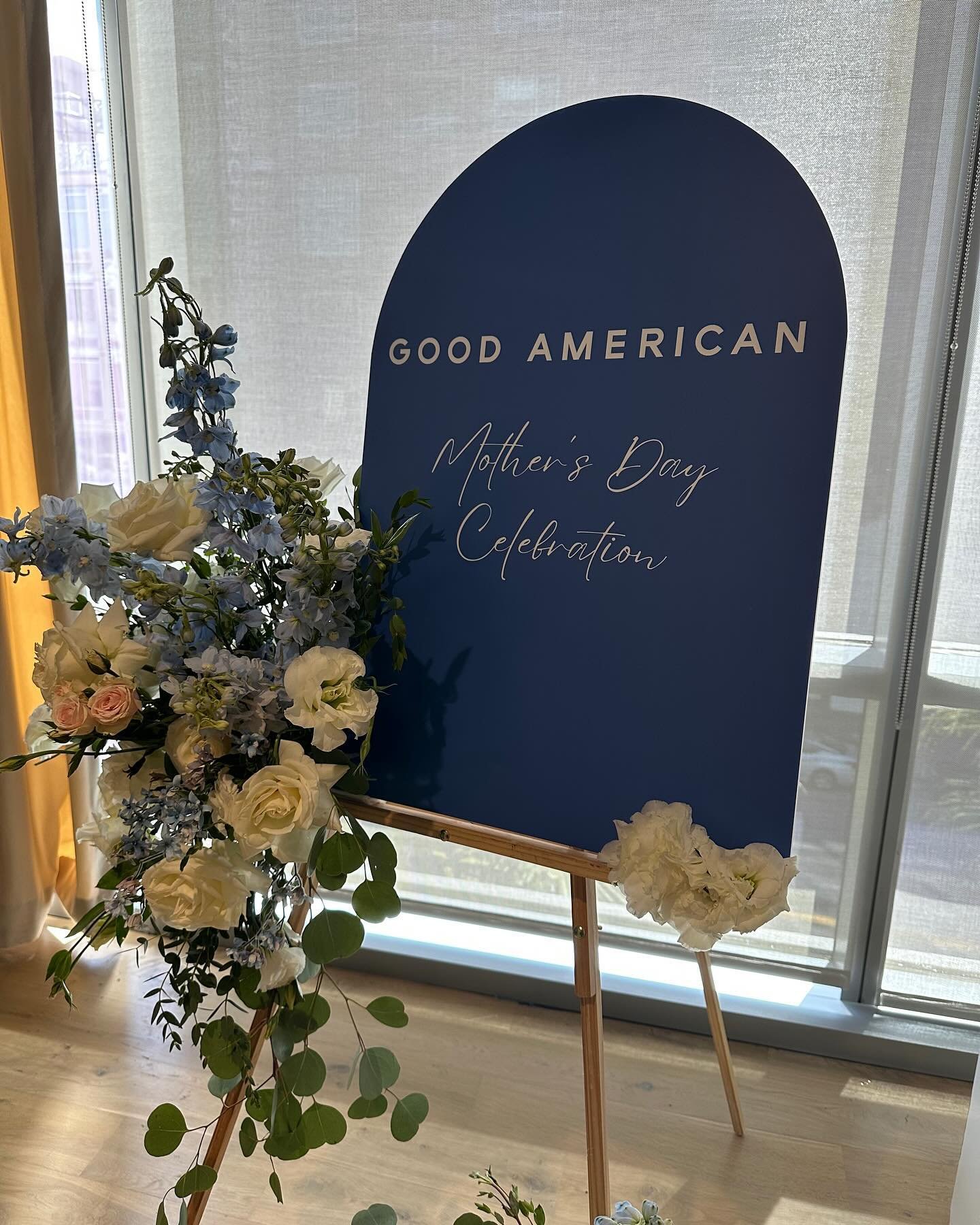 Spending an early morning for #MothersDay with @goodamerican was pretty special! (And delicious, and fragrant, and and and&hellip;)

Thanks @sayang.market for doing it all, big or small.

#thewotp #wifeoftheparty #goodamerican #mothersday #bts