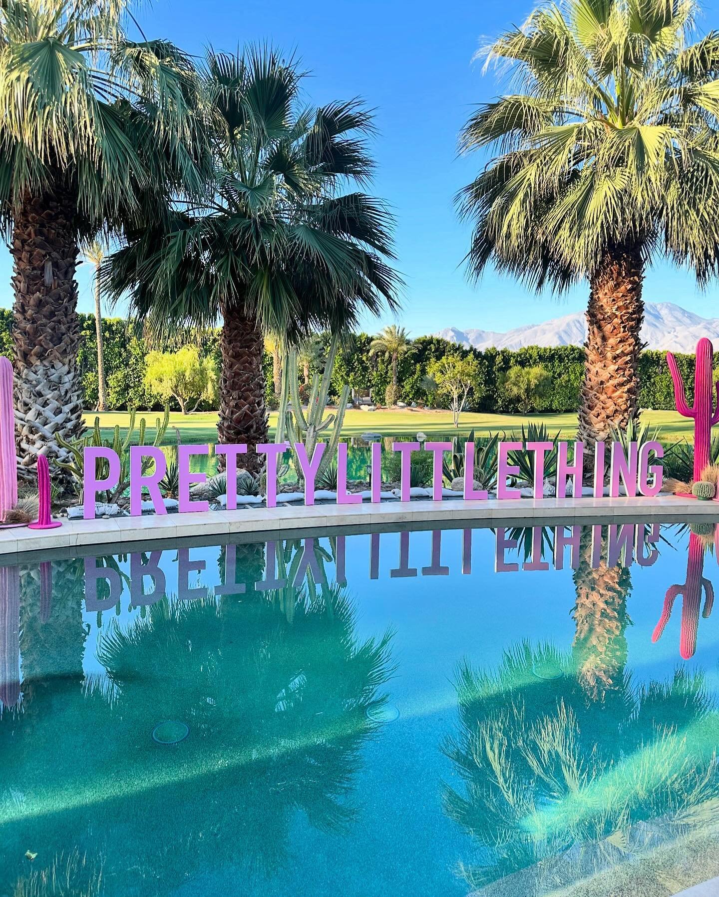 Poolsides deserve to be pretty, especially for @prettylittlething on Stagecoach weekend!

#thewotp #wifeoftheparty #stagecoach #fabrication #branding #eventdesign #eventfabrication #poolfloat