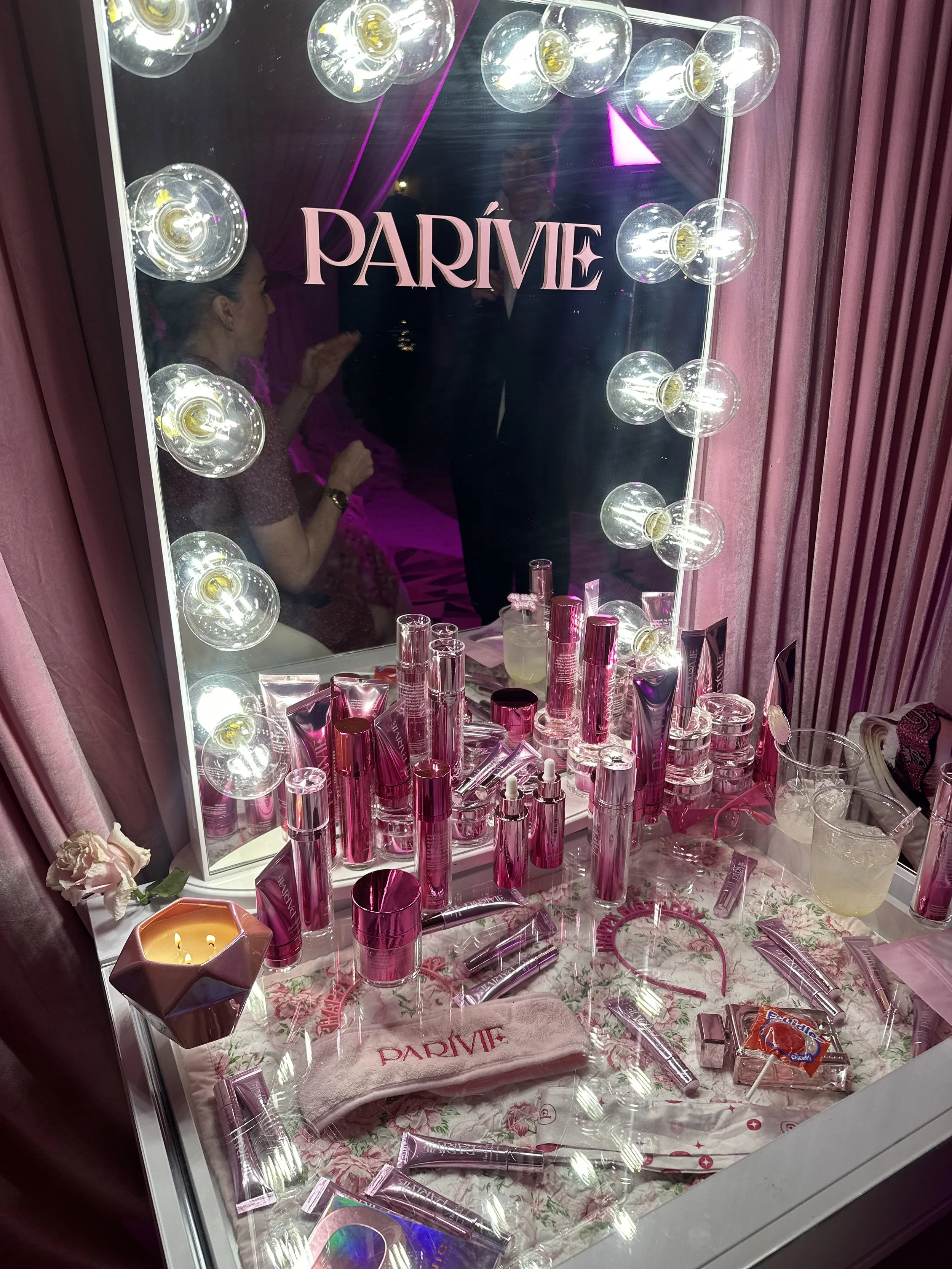A custom Parivie glam vanity installation designed by Loriann Serna of The Wife of the Party at Paris Hilton’s luxury birthday event.