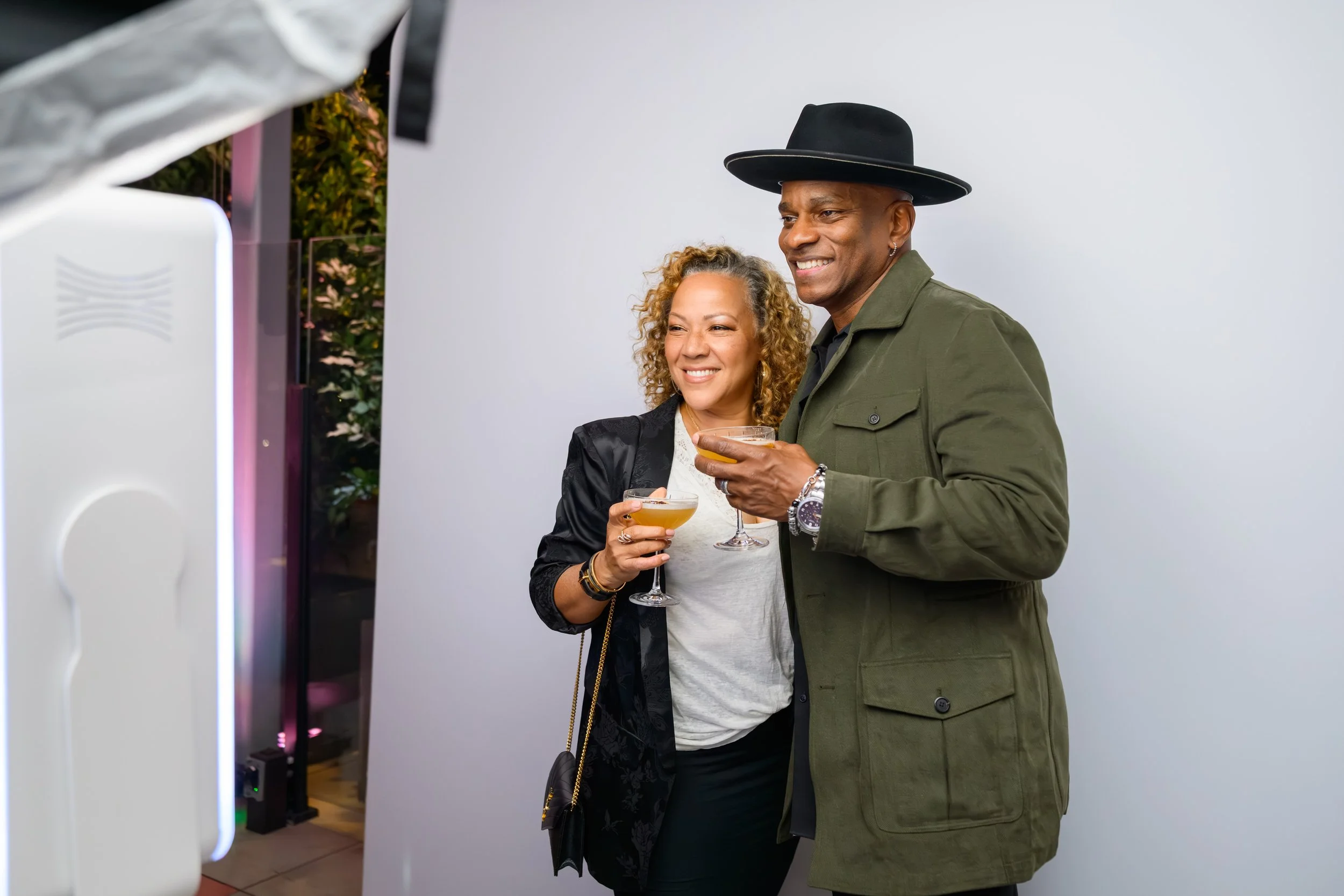 Guests enjoying custom cocktail experience at Stephen Curry’s Unanimous rooftop celebration produced by Loriann Serna and The Wife of the Party.