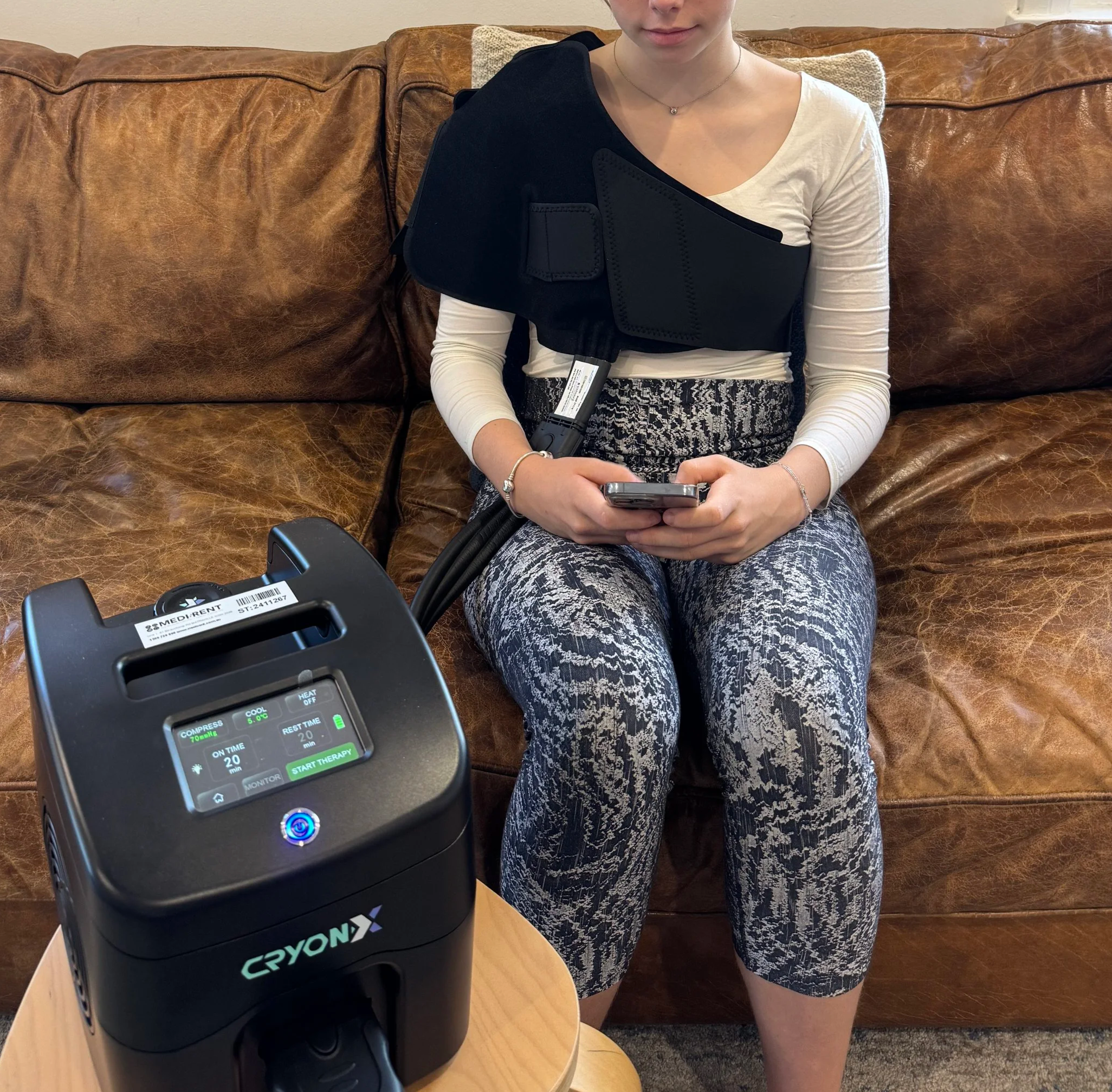 Cryon-X+Pro_shoulder_lounge-front3.png