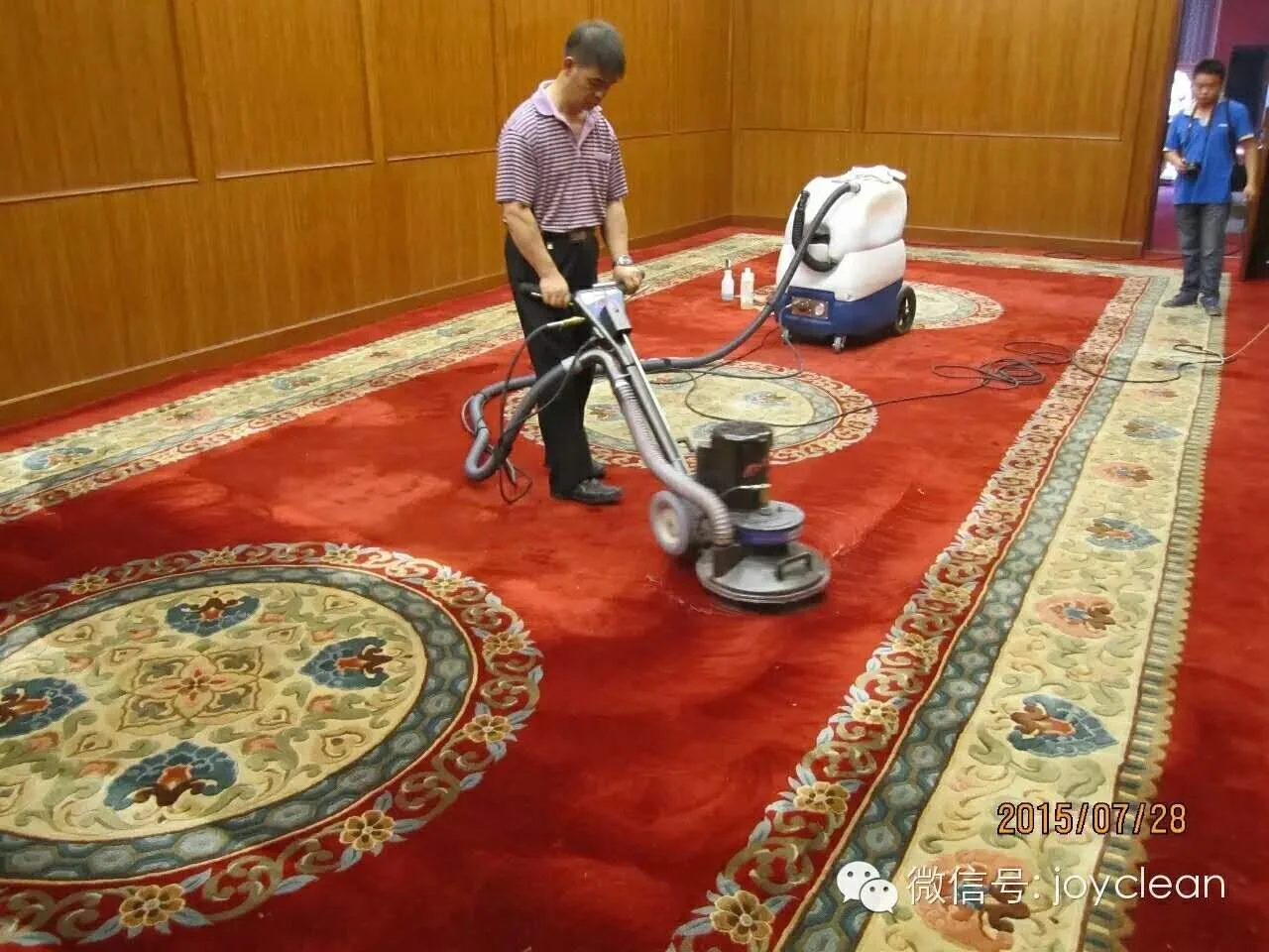 天安门城楼贵宾室地毯清洗1.jpg