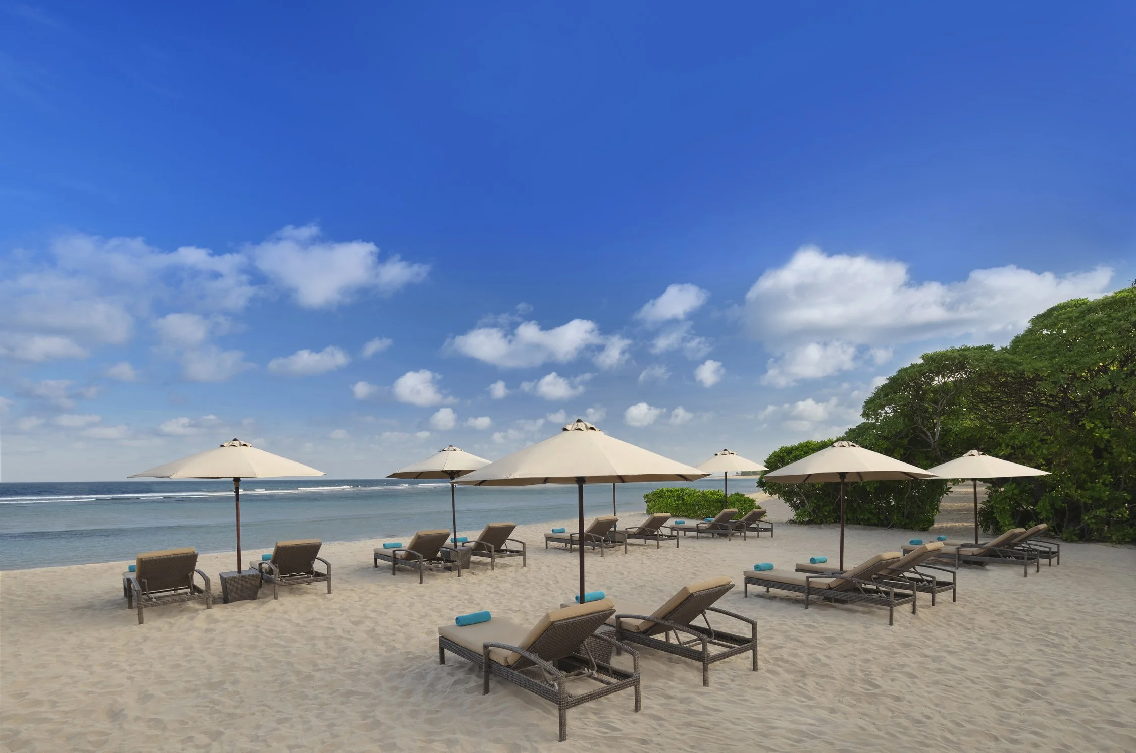 CY_DPSCY_BEACH_CLUB_4164Red.jpg