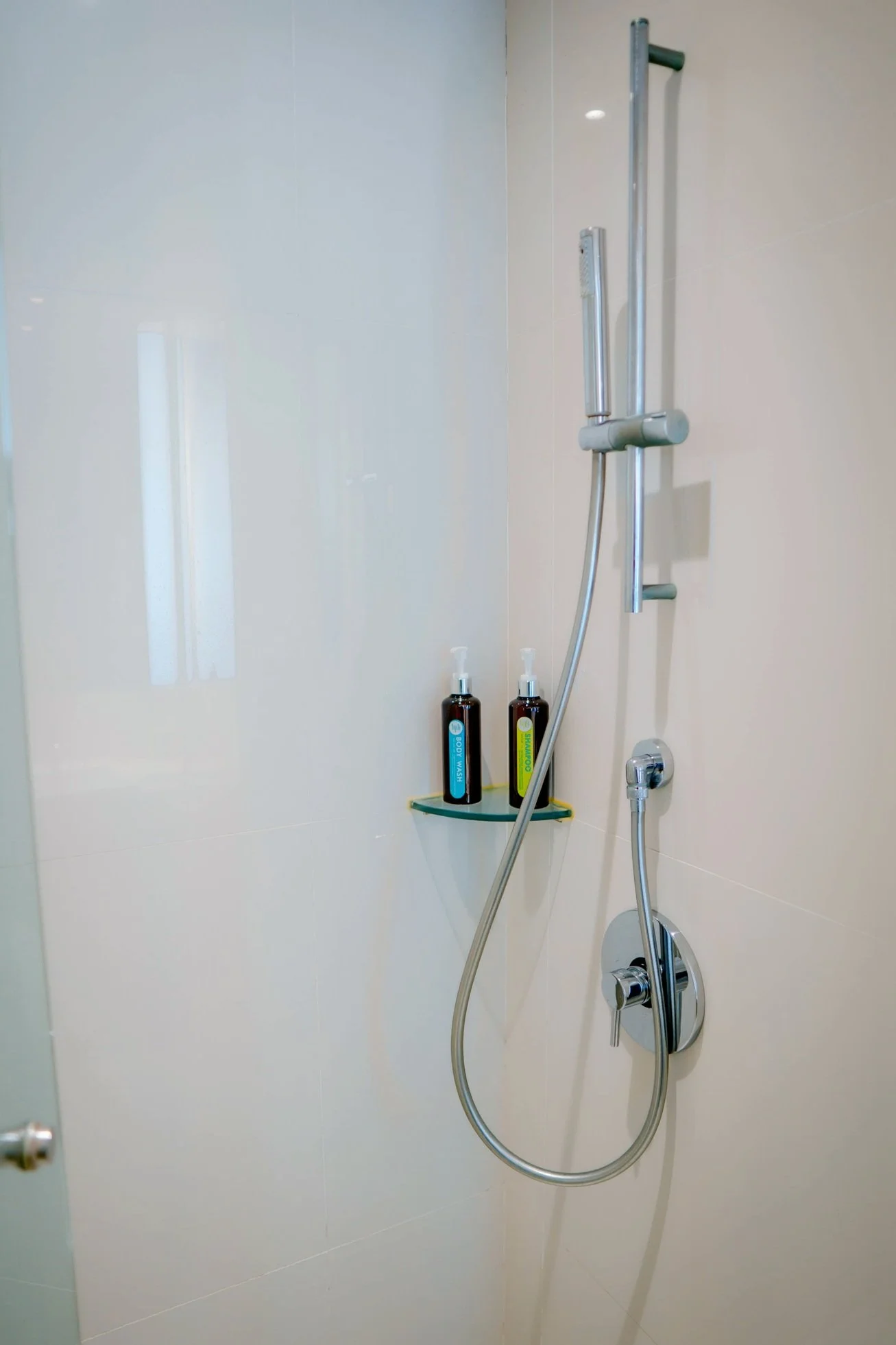 Bathroom 2.jpg