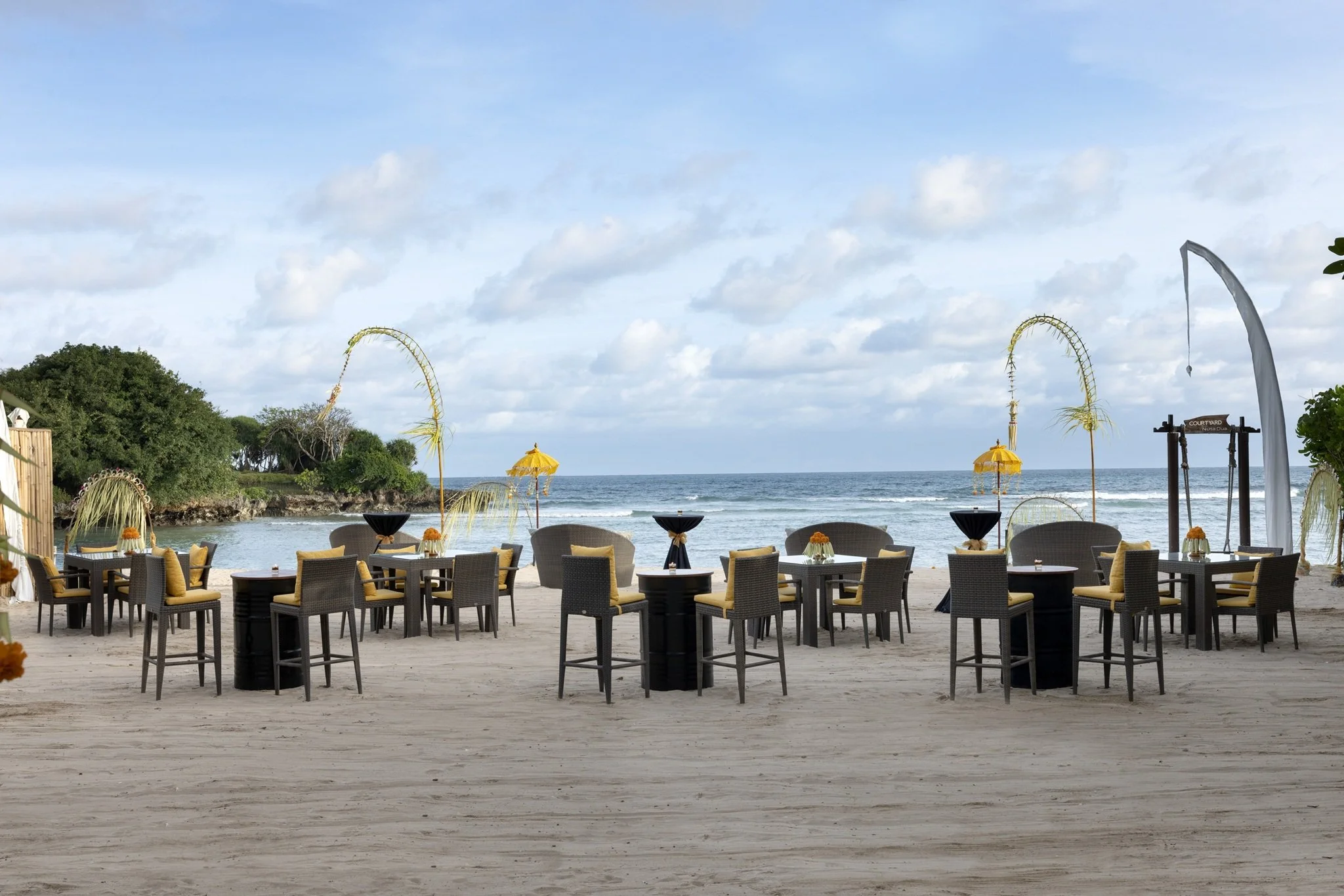 CY_DPSCY_CASUAL_DINNER_BEACH_CLUB.jpg