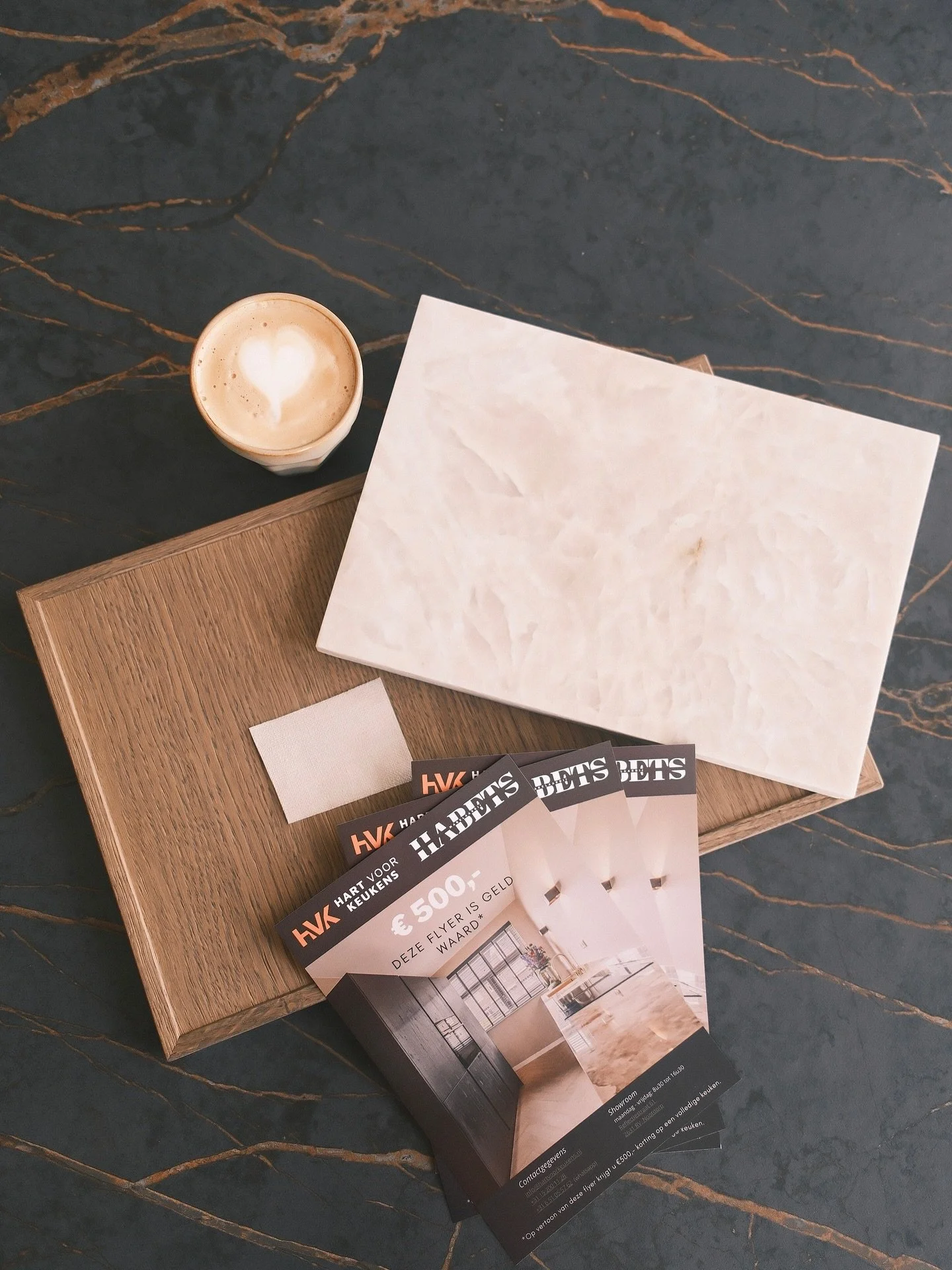 🤝 Wanneer een makelaar en een keukenexpert samenwerken, ontstaan keukens die echt indruk maken.

Samen met Habets Makelaardij laten we zien hoe keukendromen werkelijkheid worden en dat begint bij de juiste sfeer en materialen.

Japandi-stijl is d&ea