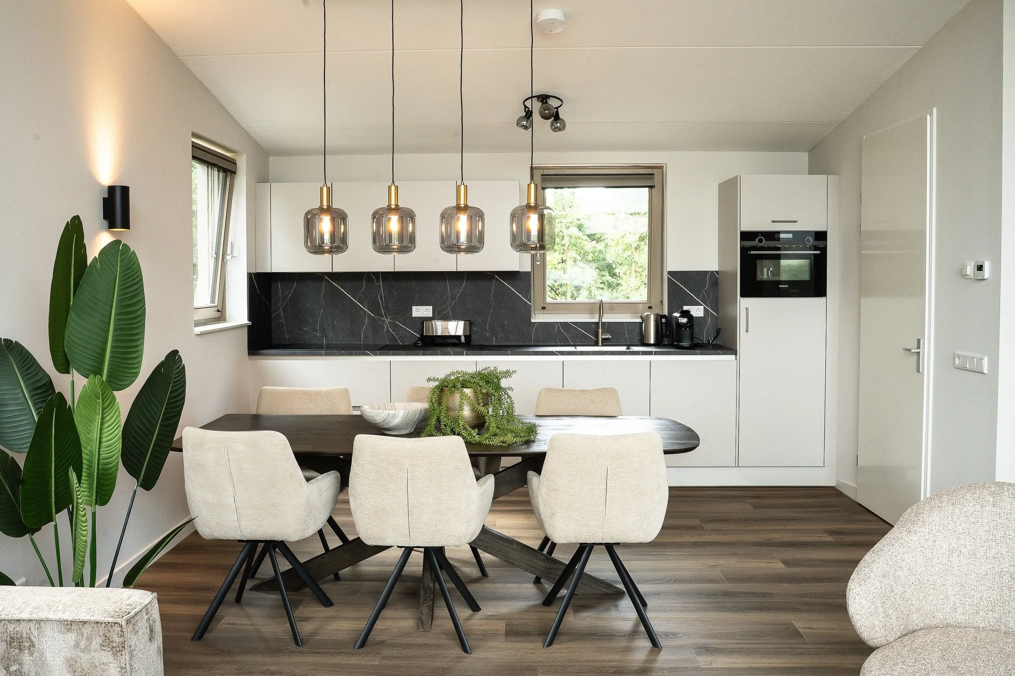 Wat een leuk project om aan te mogen werken! ✨

Voor vakantiepark @kooparc hebben wij de keukens mogen leveren, en het resultaat mag er zijn 🙌
We kijken terug op een hele fijne samenwerking en zijn trots dat onze keukens onderdeel zijn van zo&rsquo;
