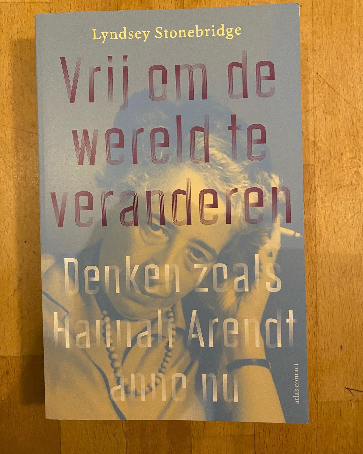 Excited to finally get hold of a physical copy of the Dutch edition of WE ARE FREE. Thank you to my translator Alexander van Kesteren &amp; Atlas Contact - especially for sweetly using a 10 y-o author photo &amp; keeping the original subtitle: Denken