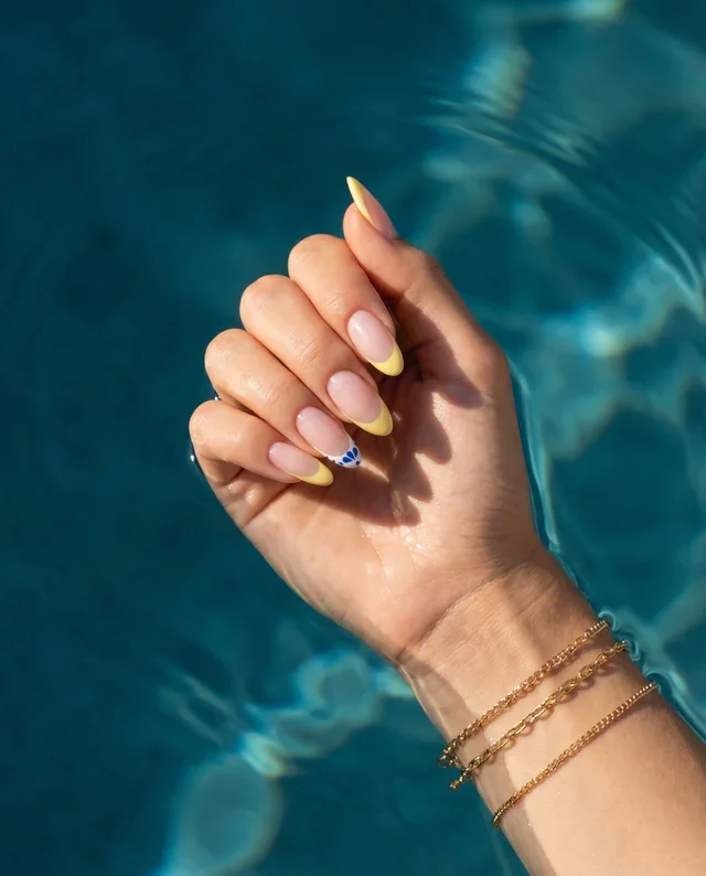 Townhouse nail image 2