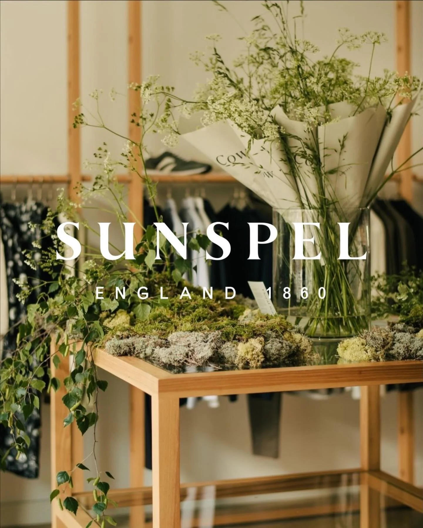 FLORAL BANQUETING for @sunspelclothing 
.
Sunspel Duke of York dressed for the RHS Chelsea in Bloom 2024 with Moss, Cow Parsley, Nigella, Dill, Fennel, Allium, Wild Garlic, Elderflower in an installation that takes over the whole shop running all alo