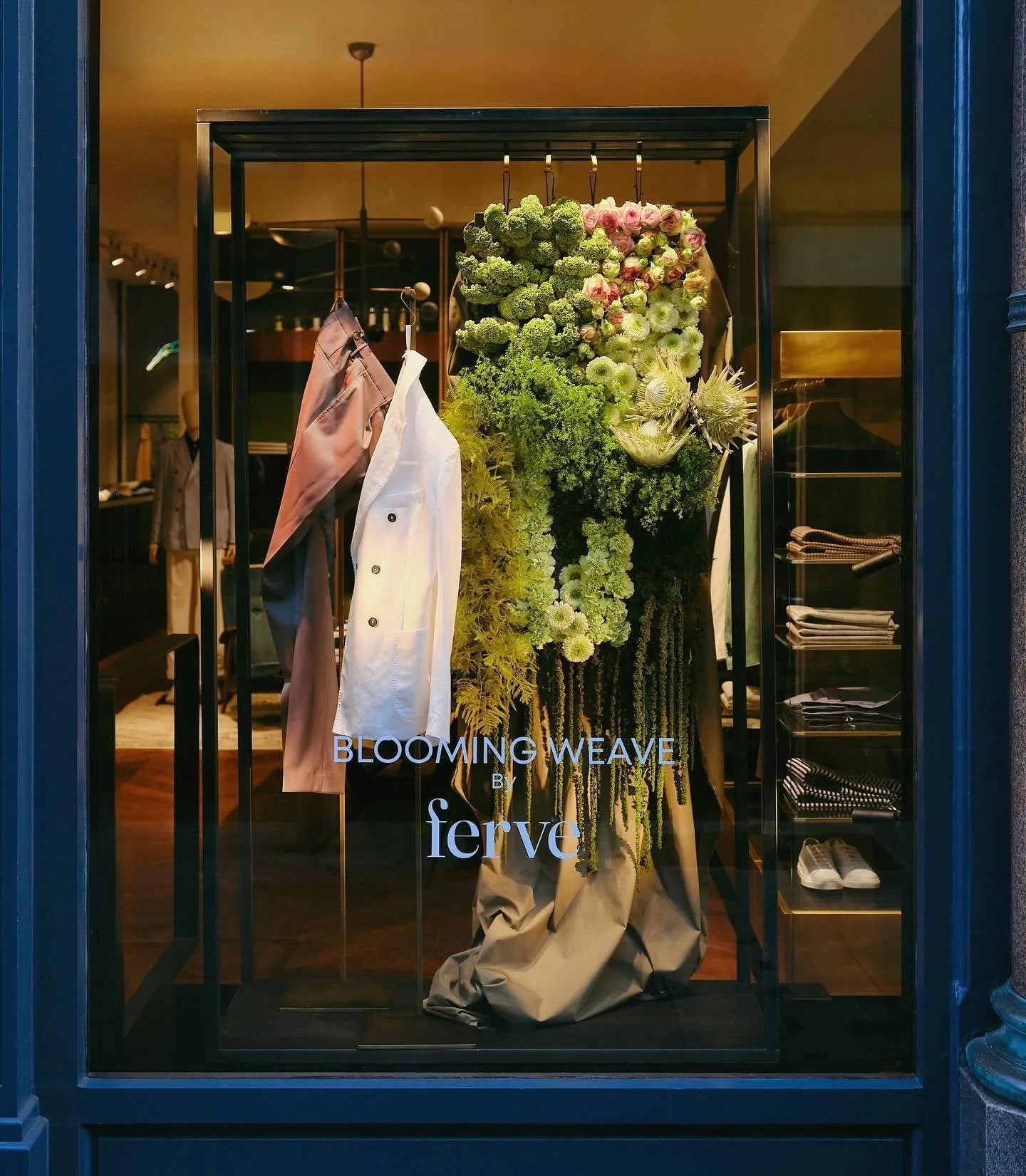 BLOOMING WEAVE 🪡🌼
Chelsea in Bloom window display for @slowearofficial, a weave of green hues florals 
to celebrates SLOWEAR manufacturing excellence and its long lasting items.
.
Thank you @slowearofficial and @aurora.terenz for your full support 