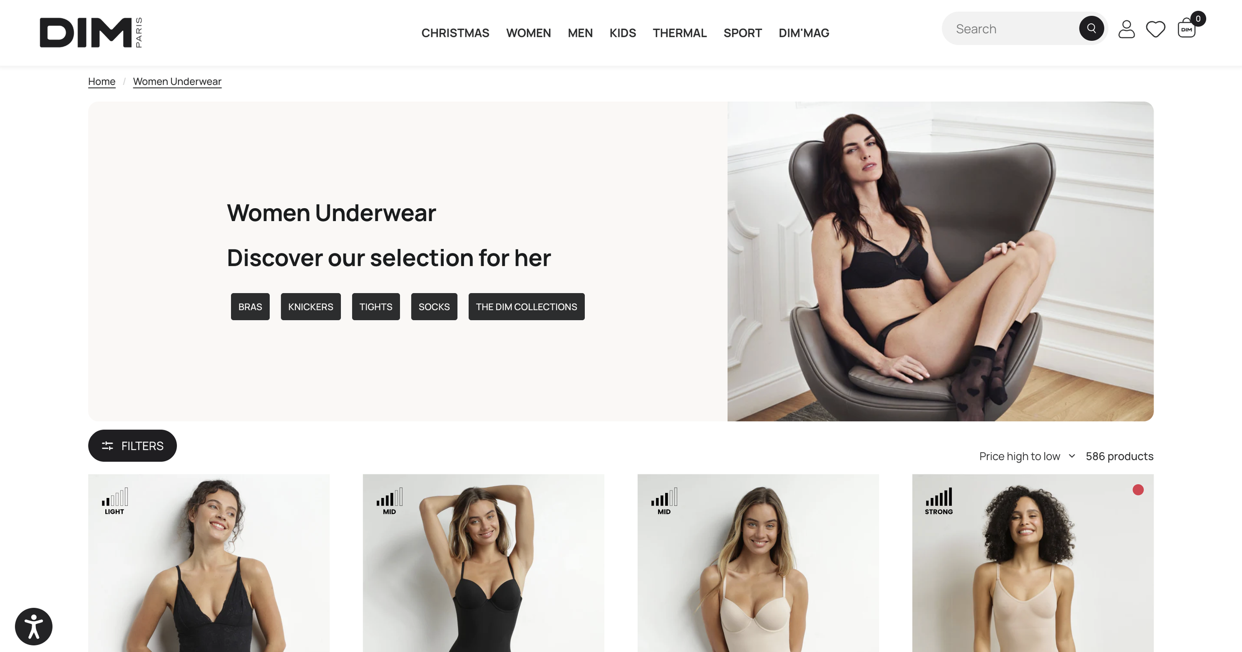 Page web du nouveau site ecommerce Shopify vêtements de lingerie Dim pour femmes avec image d'une femme en lingerie noire assise sur un fauteuil moderne, décor neutre, en arrière-plan.
