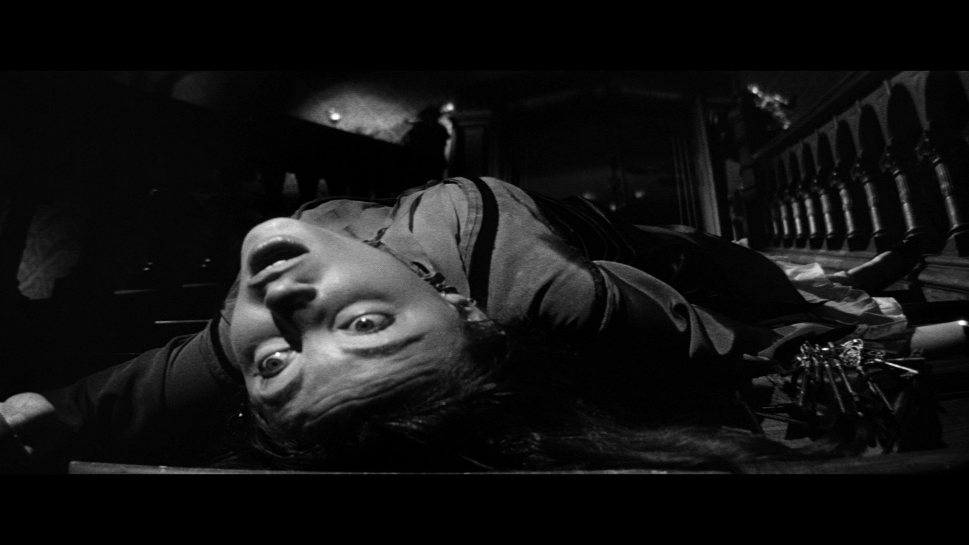 large_the_haunting_blu-ray_01.jpg