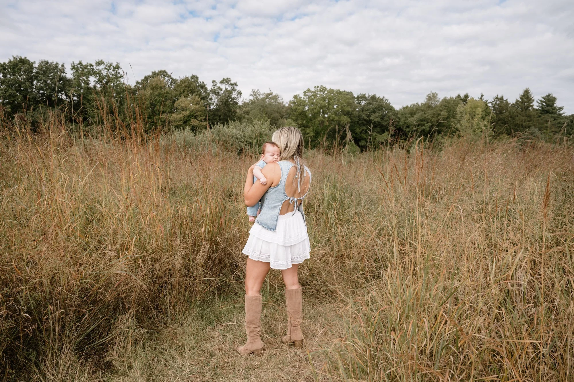 Summer Family Photos: Outfit Ideas and Tips for Moms