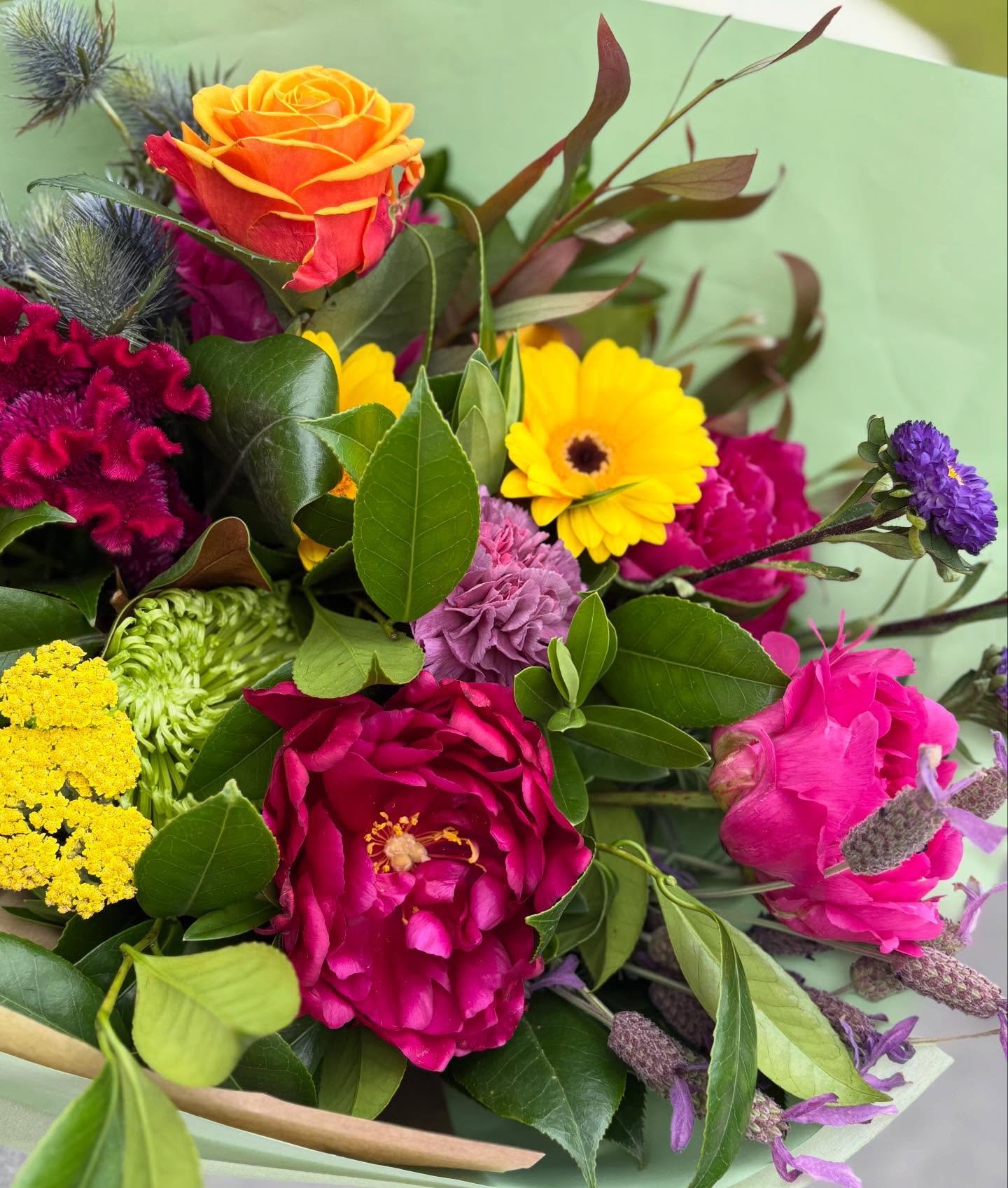 A few of our deliveries this week featuring our stunning Peonies. Delivered direct to us from the growers in Monbulk and available in a range of beautiful colours, these Peonies are absolutely jaw dropping and a real treat to the senses. 🥰

Peony se