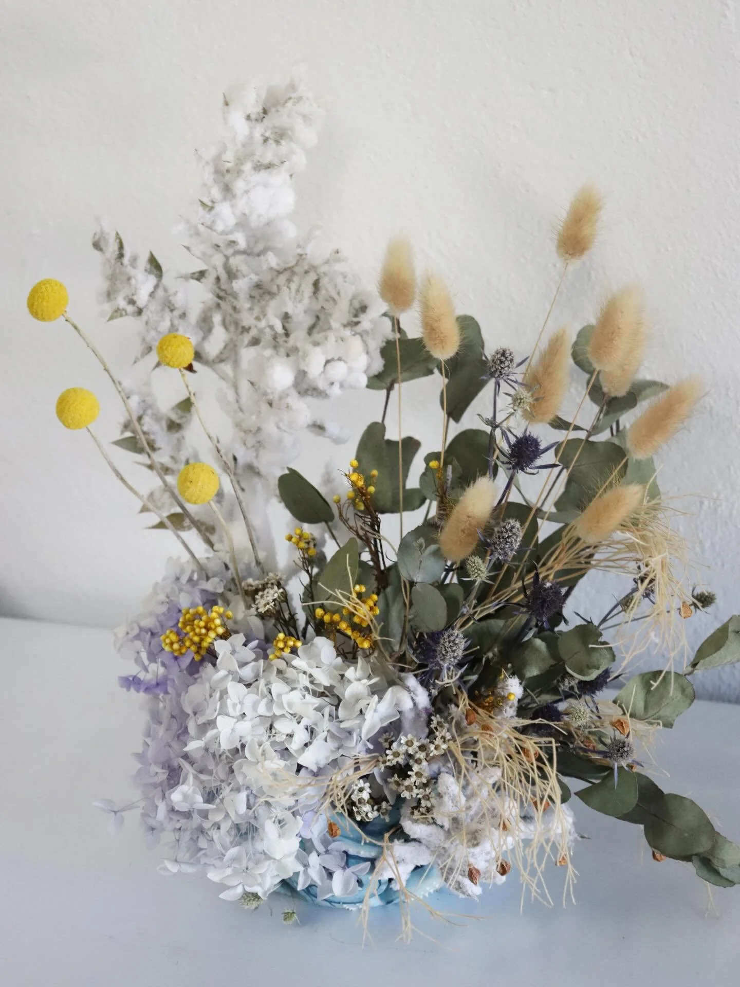 A custom dried floral arrangement we recently had the pleasure of creating 🌊🐚🌿

A lovely customer bought in a gorgeous bowl and tasked us with creating a &ldquo;beach meets bush&rdquo; arrangement&hellip;how do you think we did??

We always love m